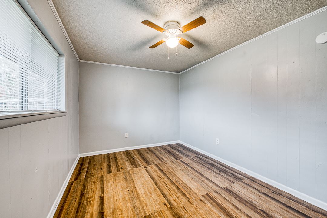 Earls Lakeside - Residential Lease