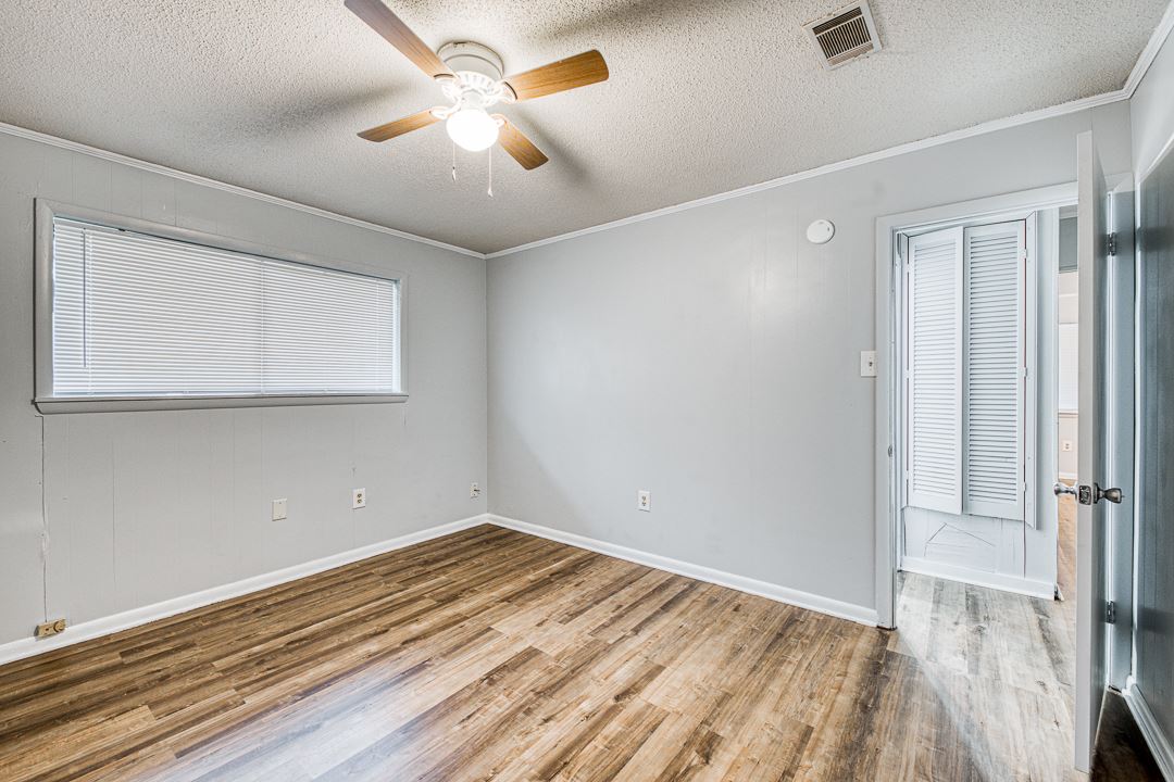 Earls Lakeside - Residential Lease
