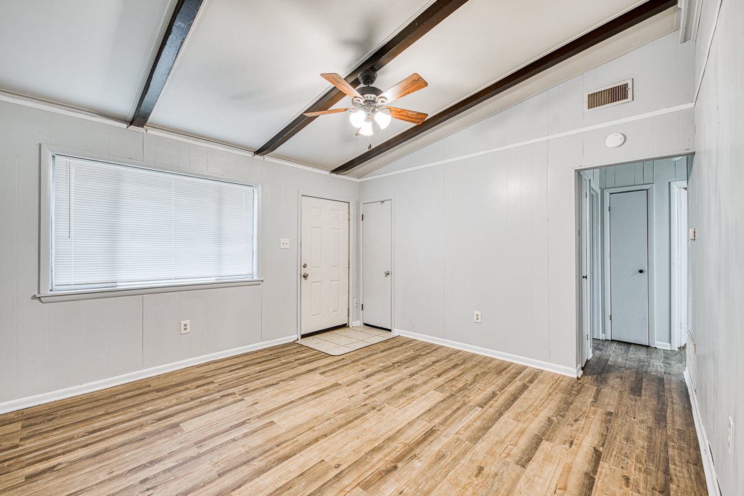 Earls Lakeside - Residential Lease