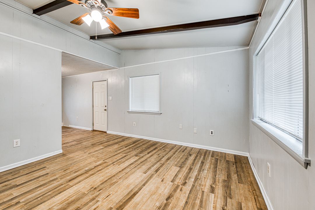 Earls Lakeside - Residential Lease