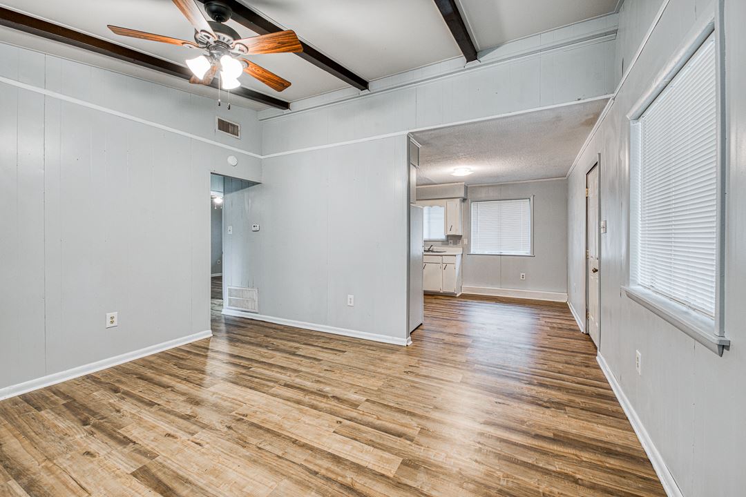 Earls Lakeside - Residential Lease