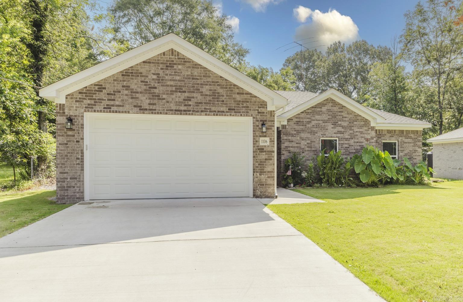 MACK THOMAS - Residential