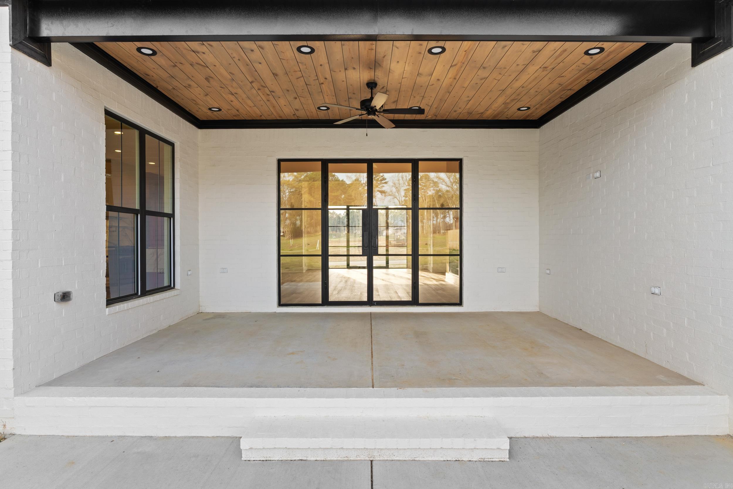 Lands End Estates - Residential