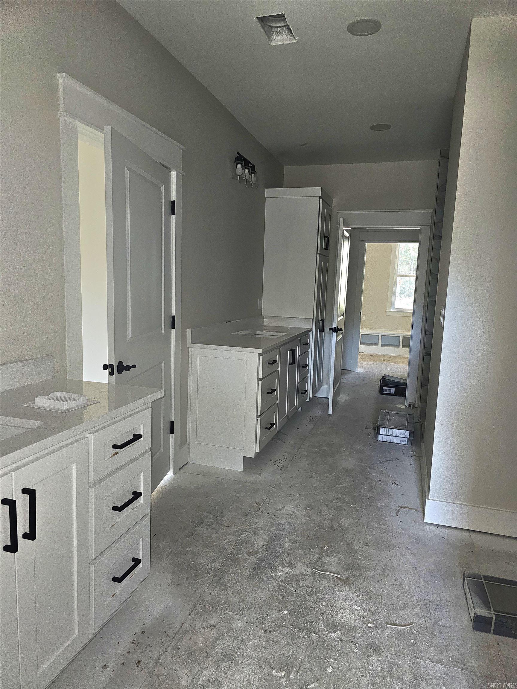 ROLLING MANOR - Residential