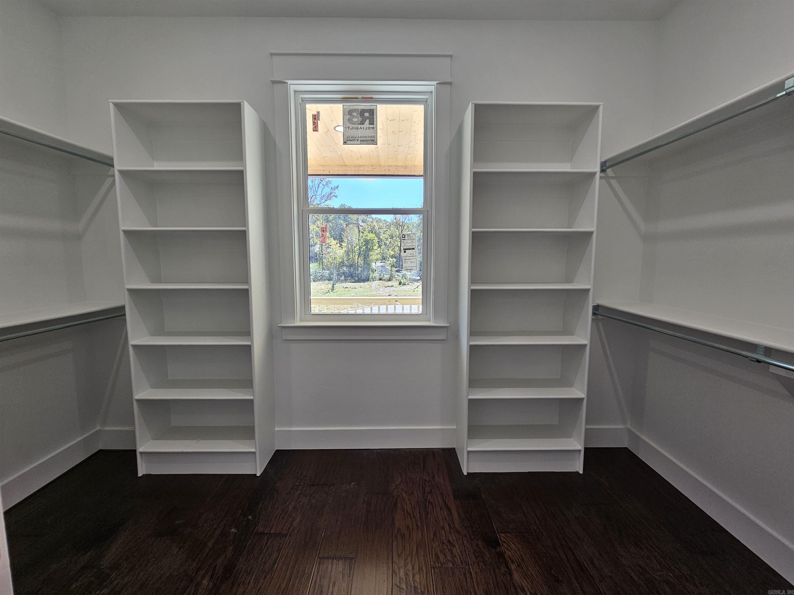 ROLLING MANOR - Residential