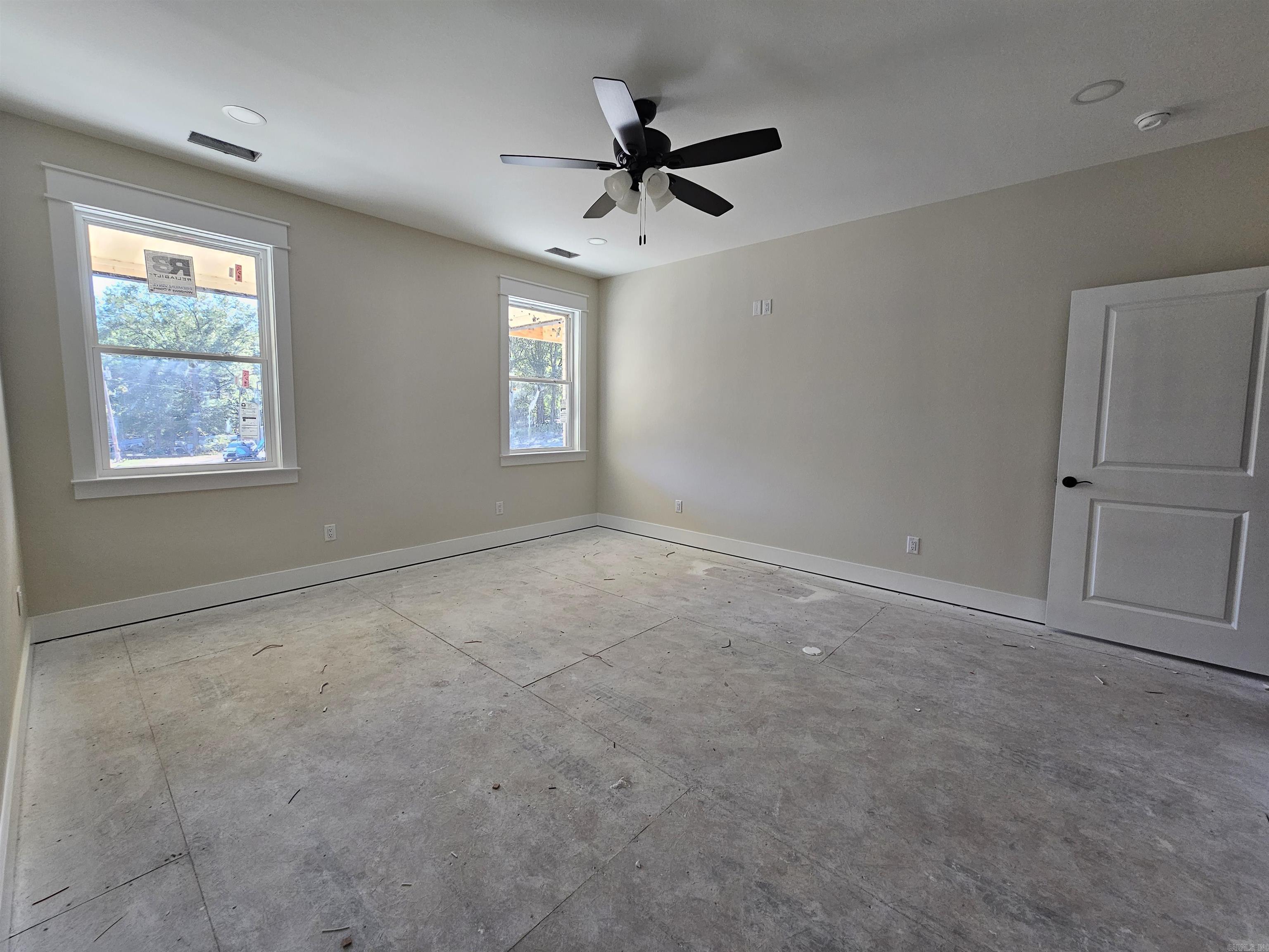 ROLLING MANOR - Residential