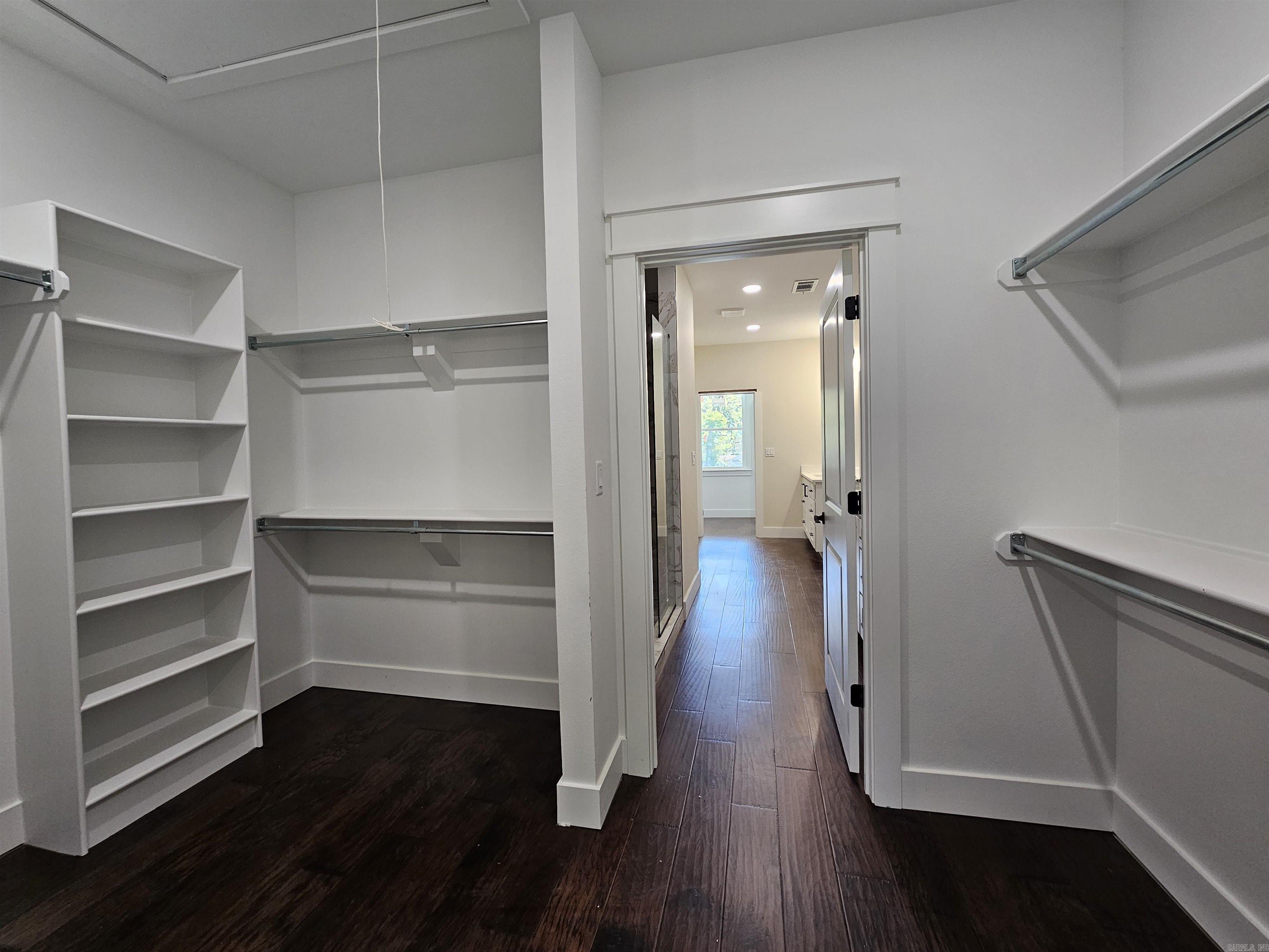 ROLLING MANOR - Residential