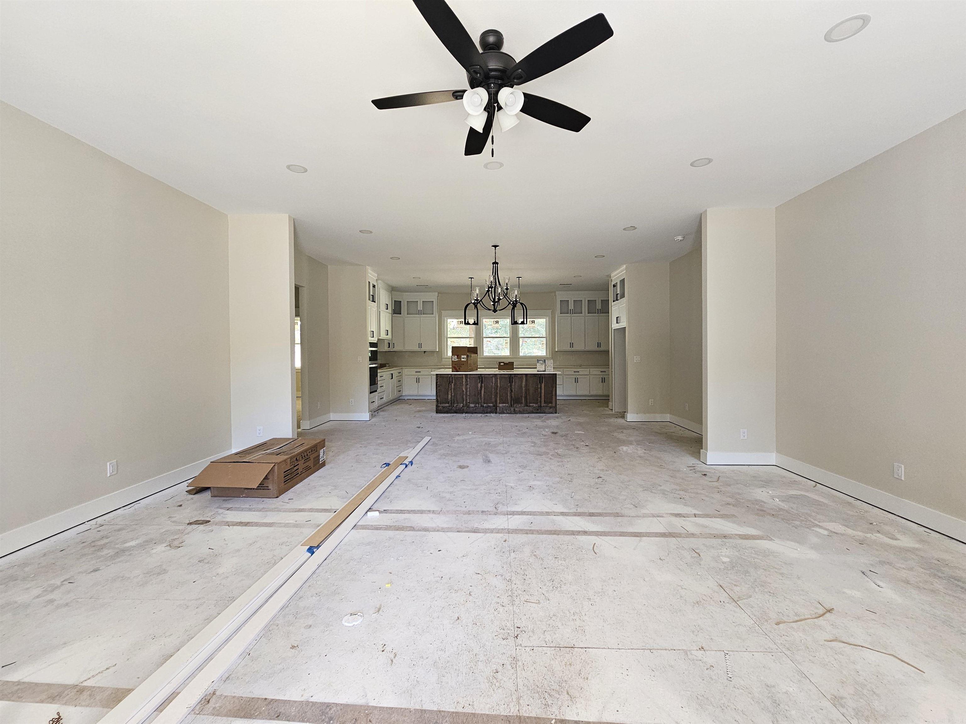 ROLLING MANOR - Residential