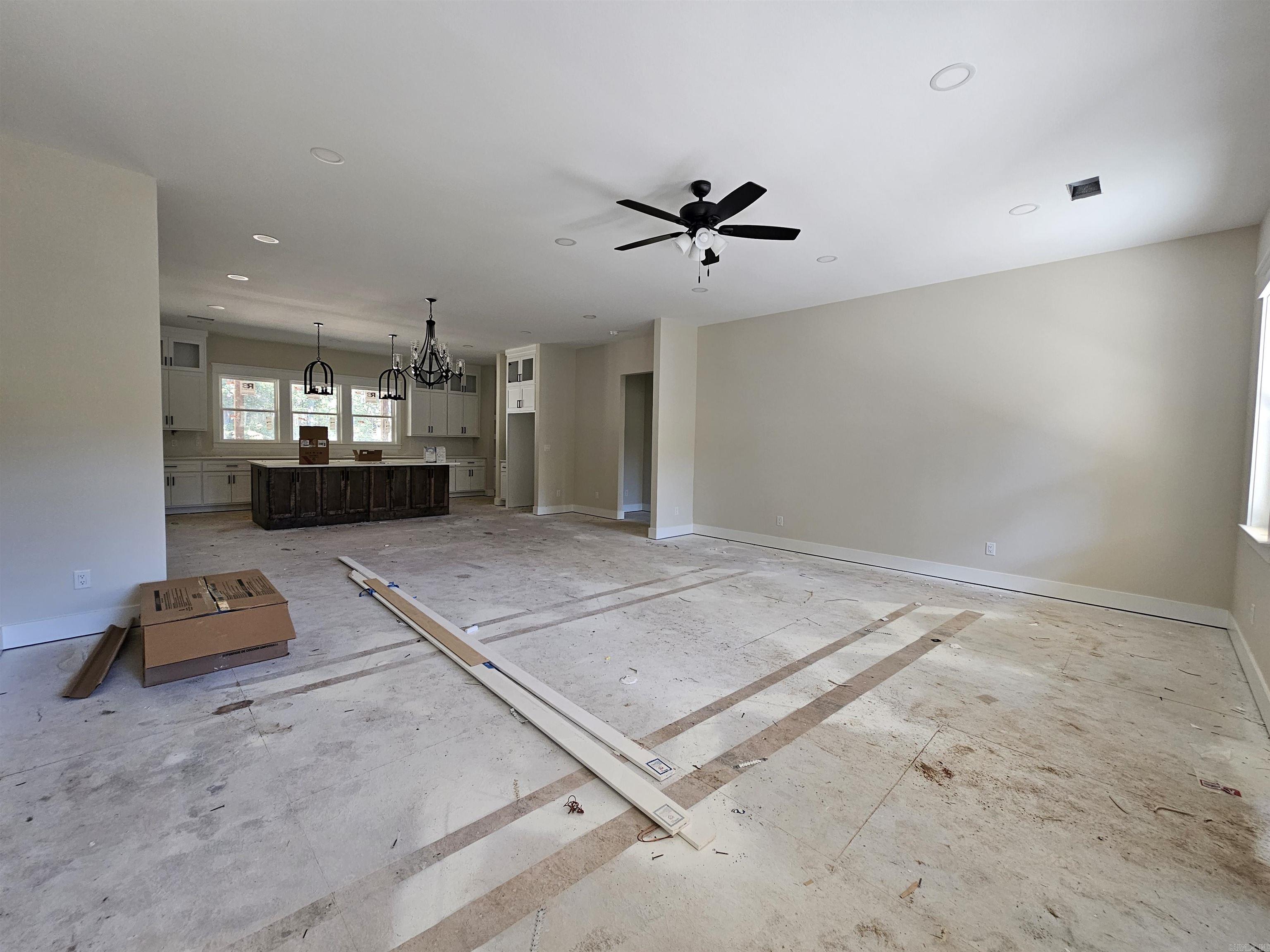 ROLLING MANOR - Residential