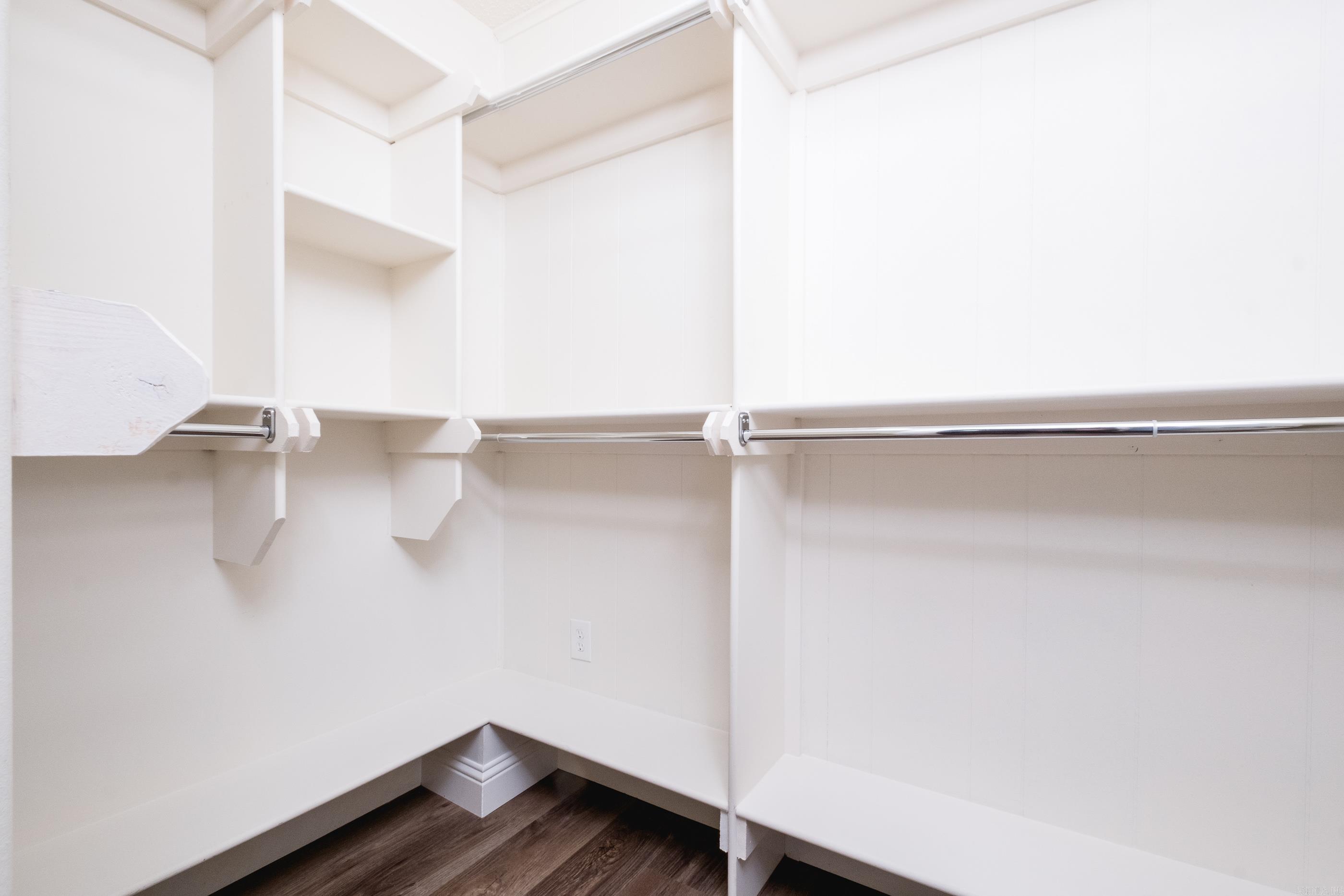 BROOKFIELD - Residential