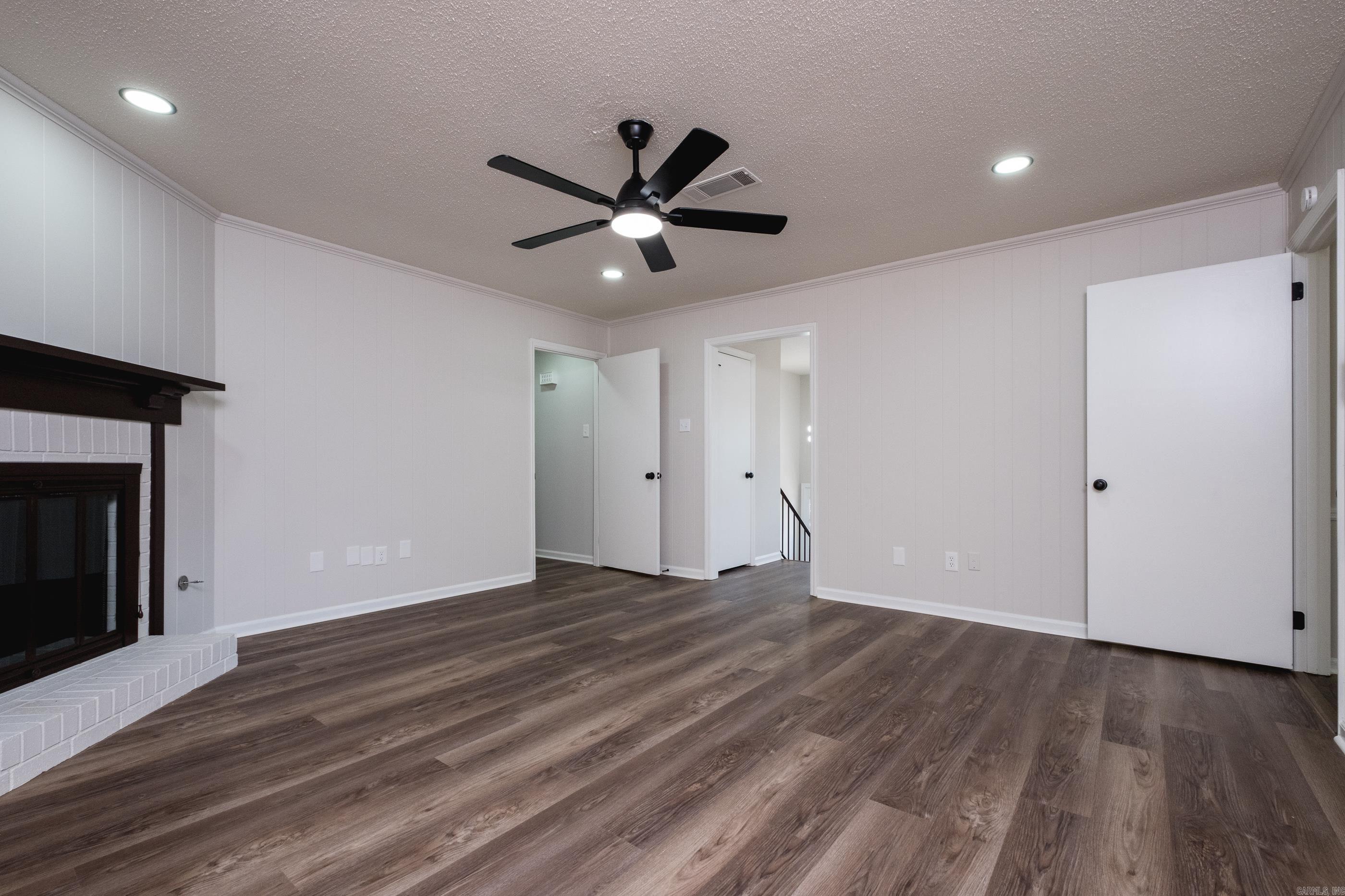 BROOKFIELD - Residential