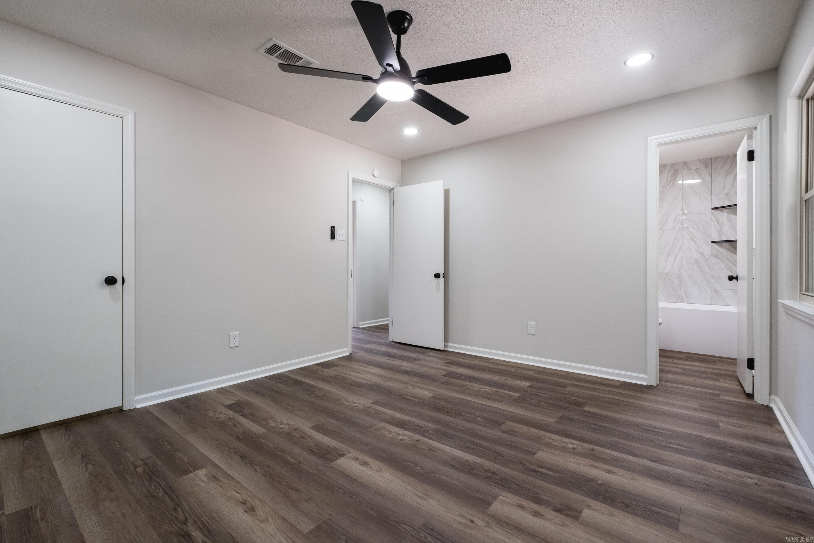 BROOKFIELD - Residential