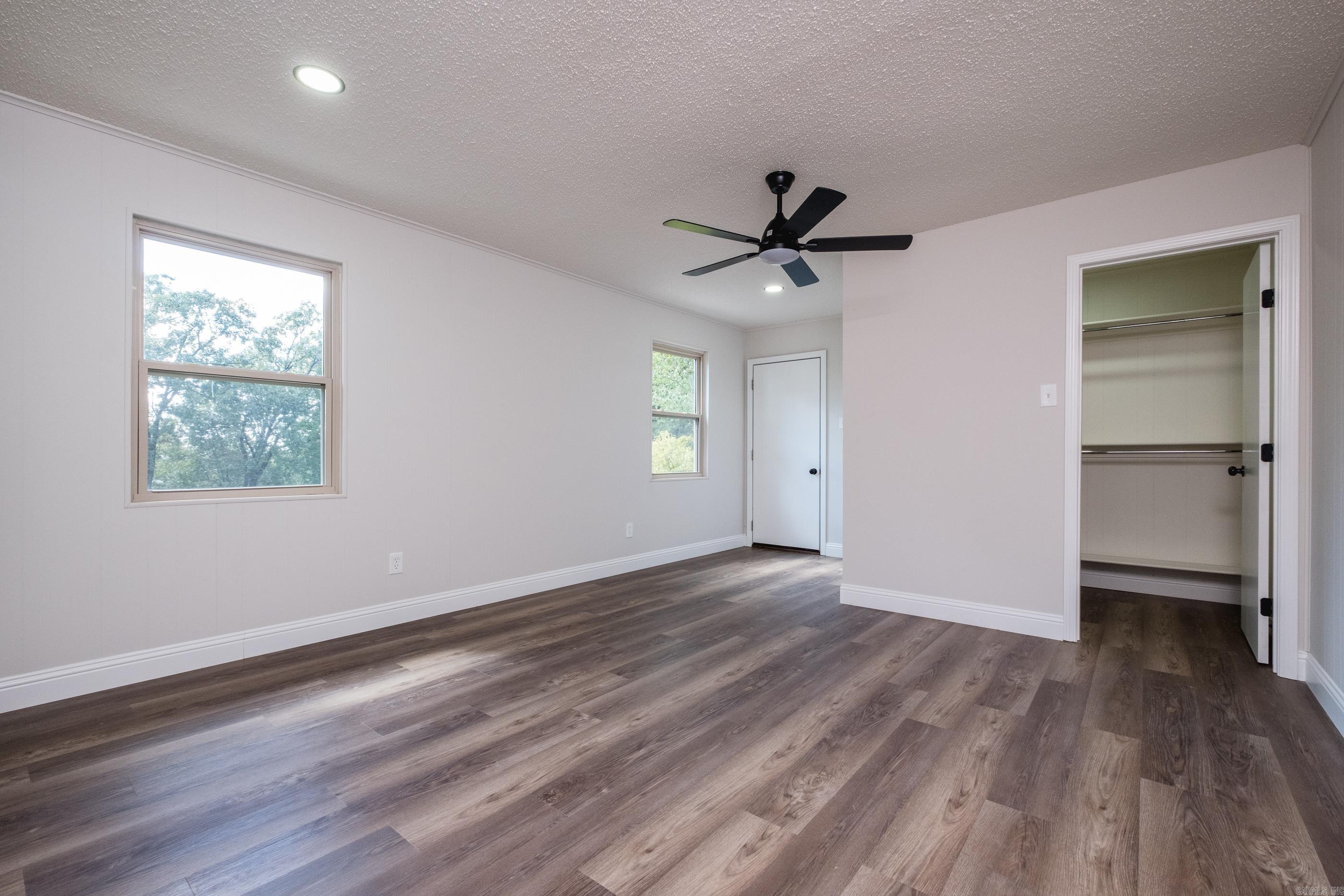 BROOKFIELD - Residential