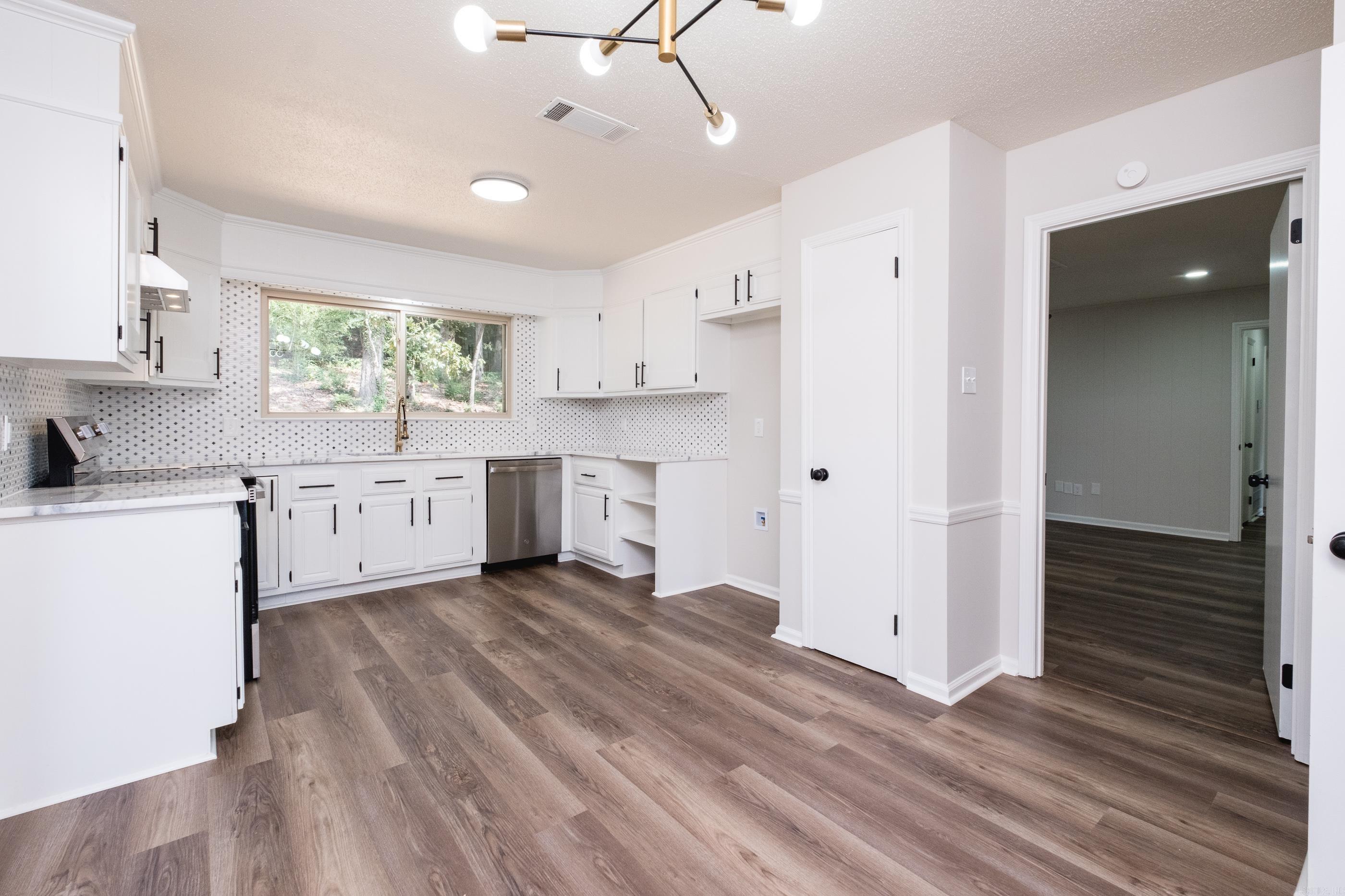 BROOKFIELD - Residential