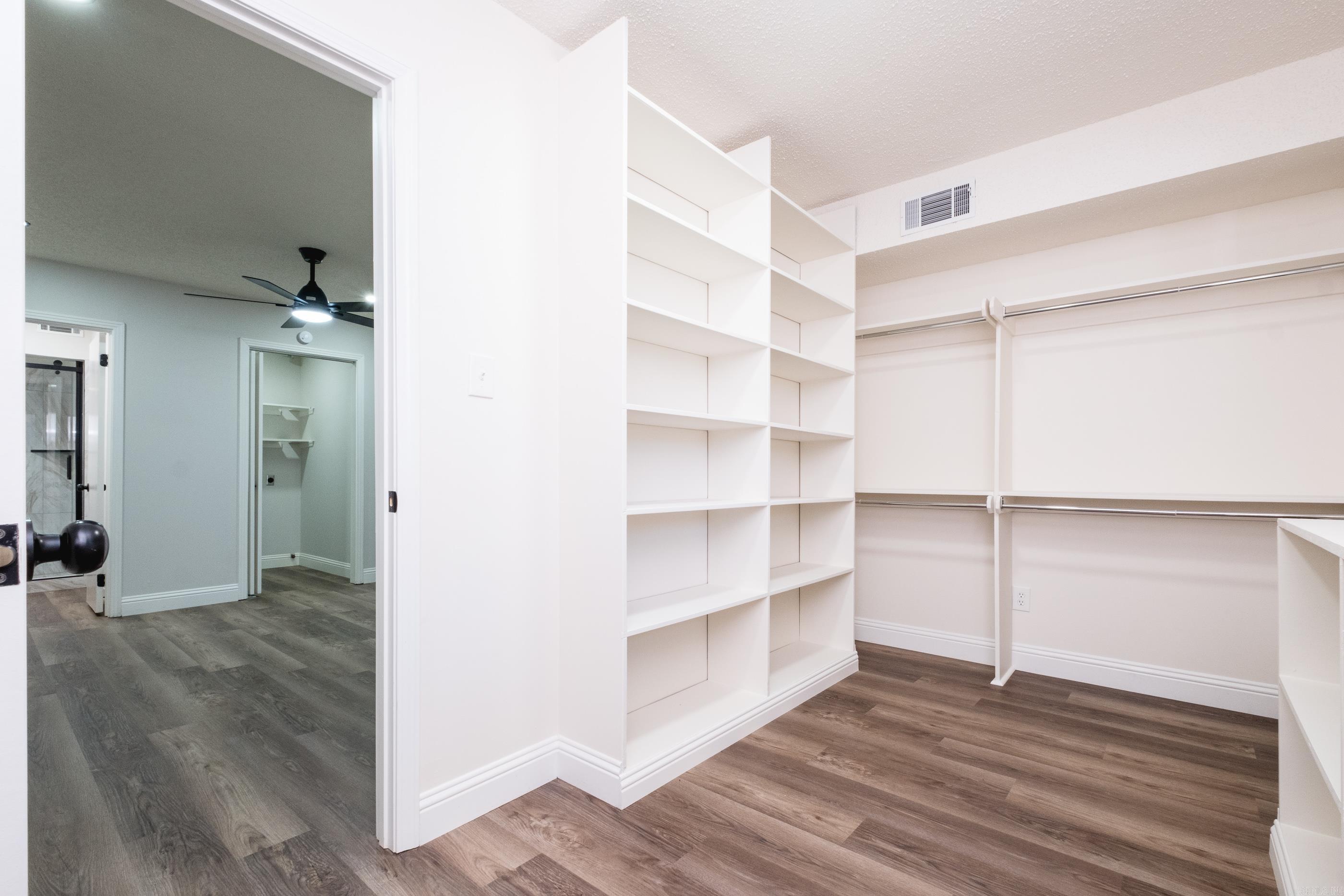 BROOKFIELD - Residential