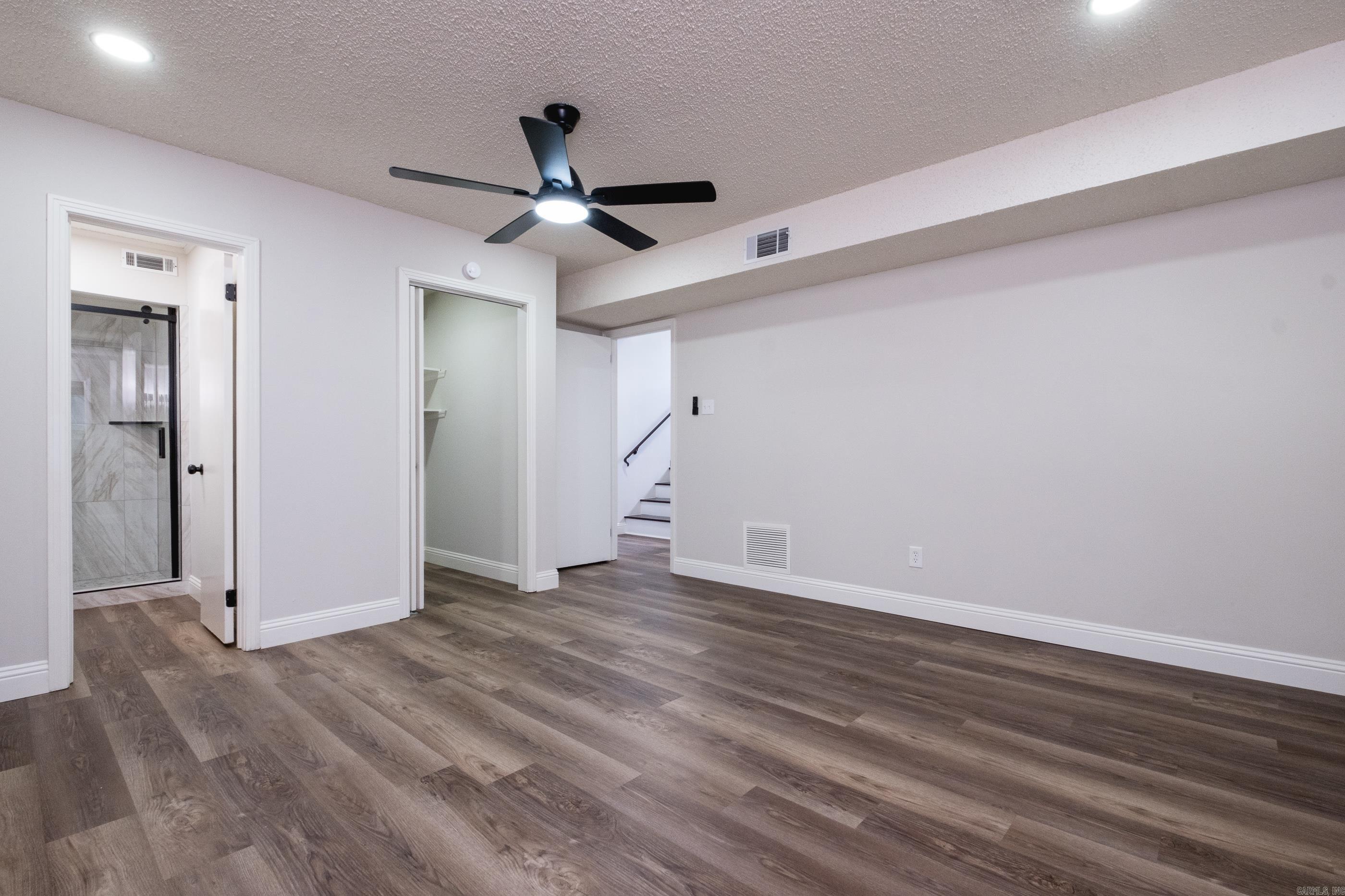 BROOKFIELD - Residential