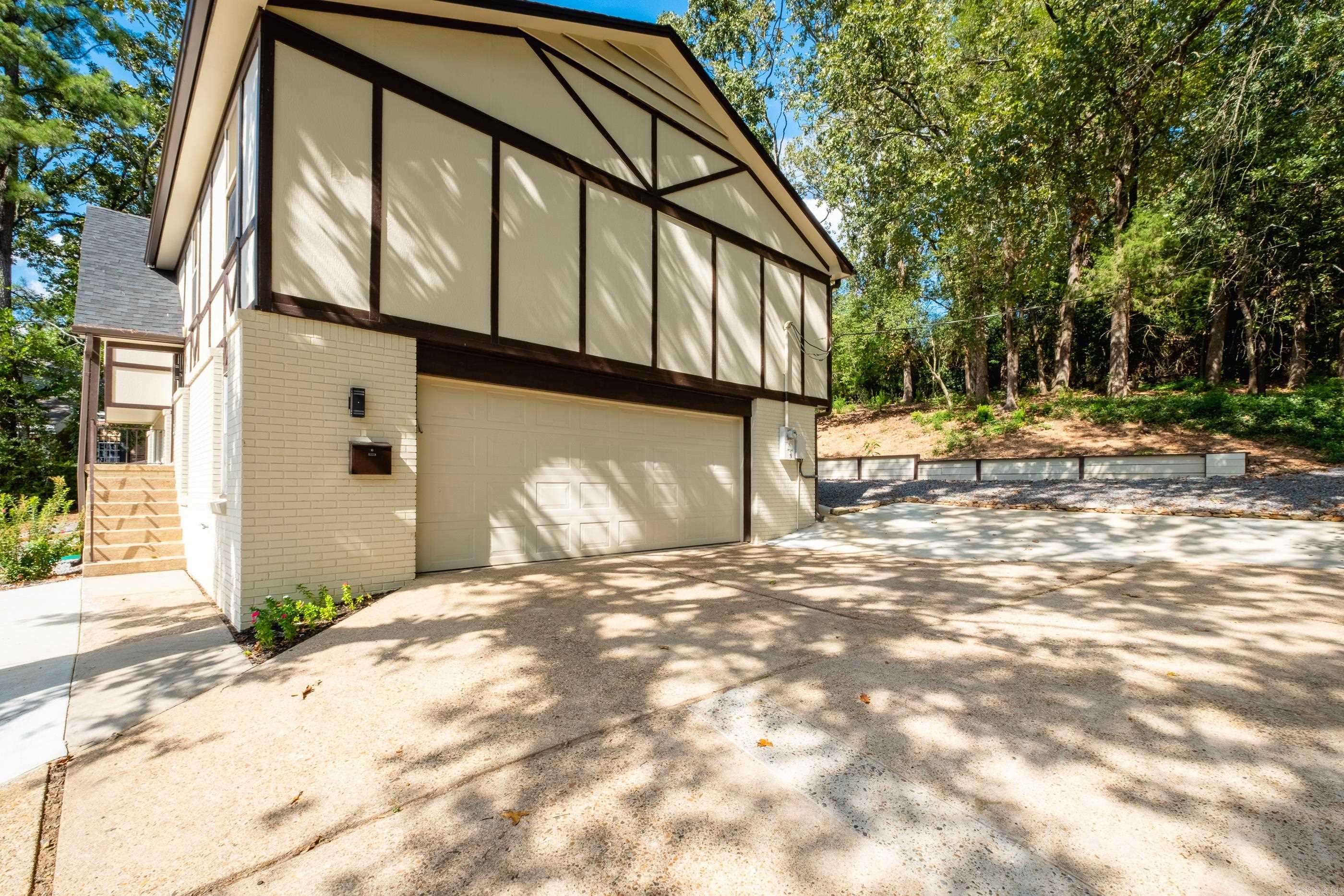 BROOKFIELD - Residential