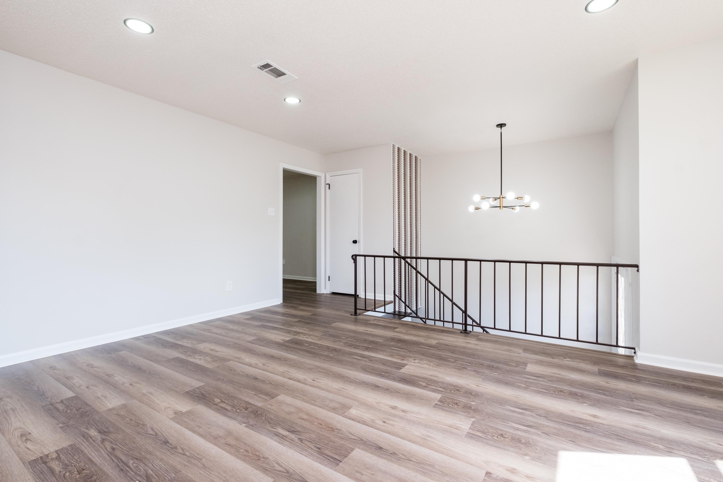 BROOKFIELD - Residential