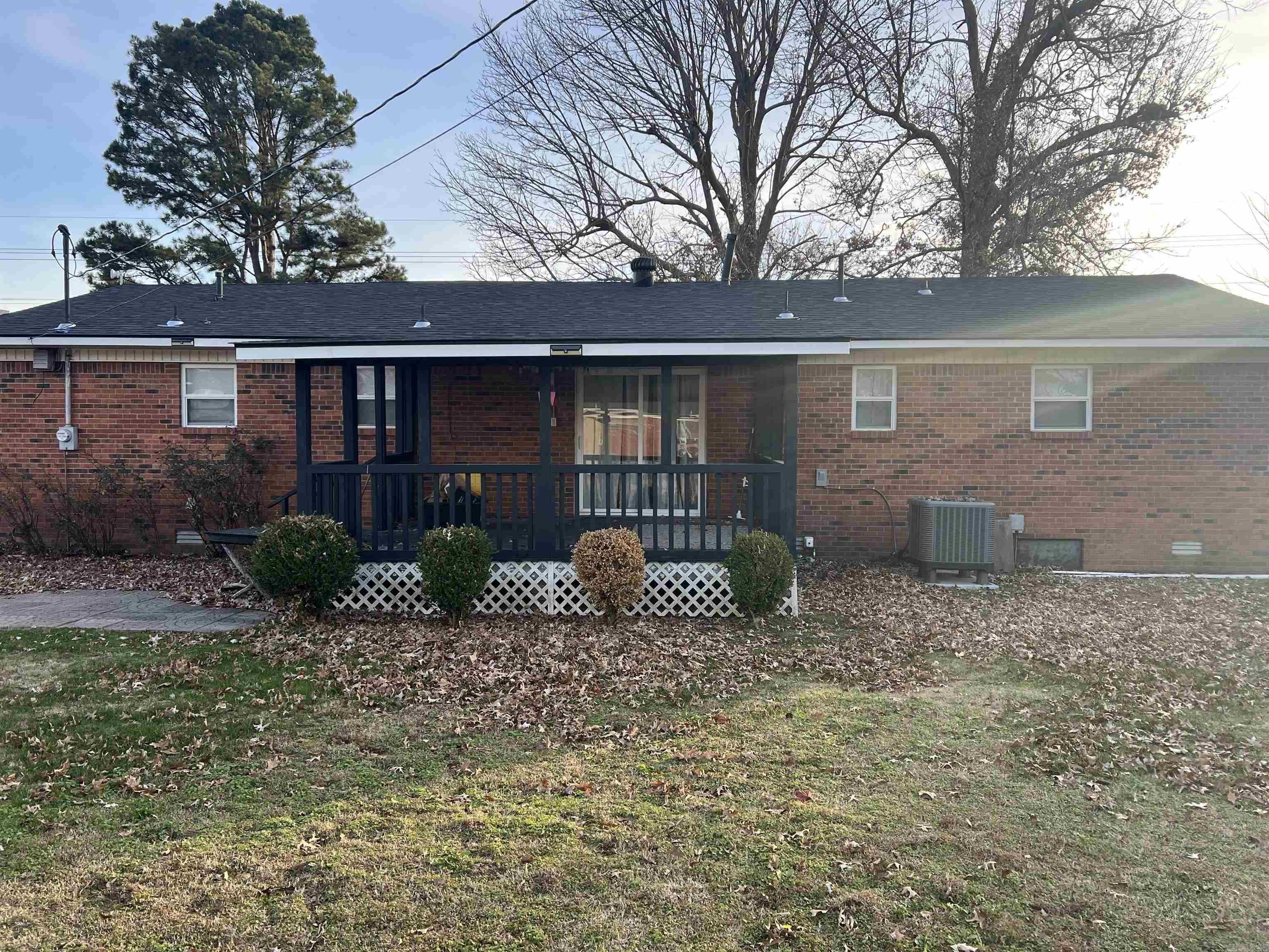 COLONIAL ACRES - Residential