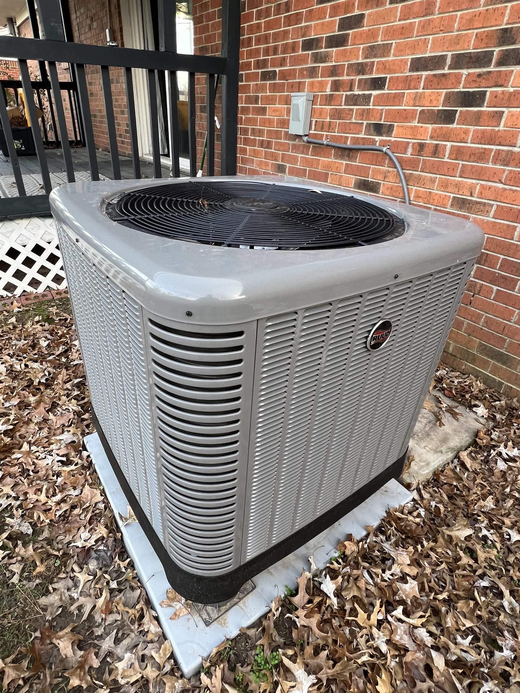 COLONIAL ACRES - Residential