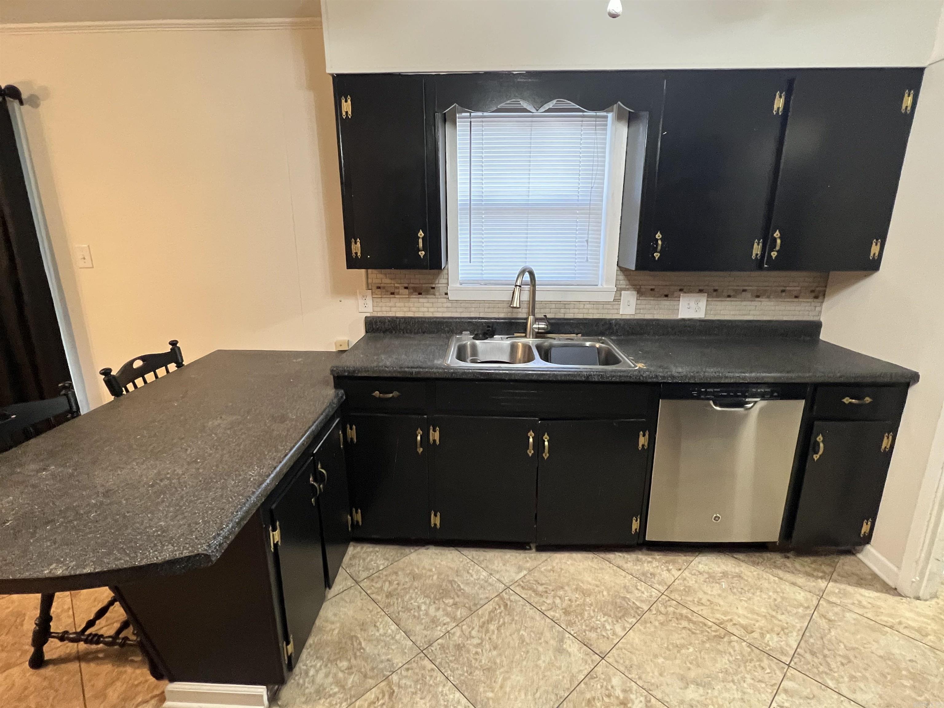 COLONIAL ACRES - Residential