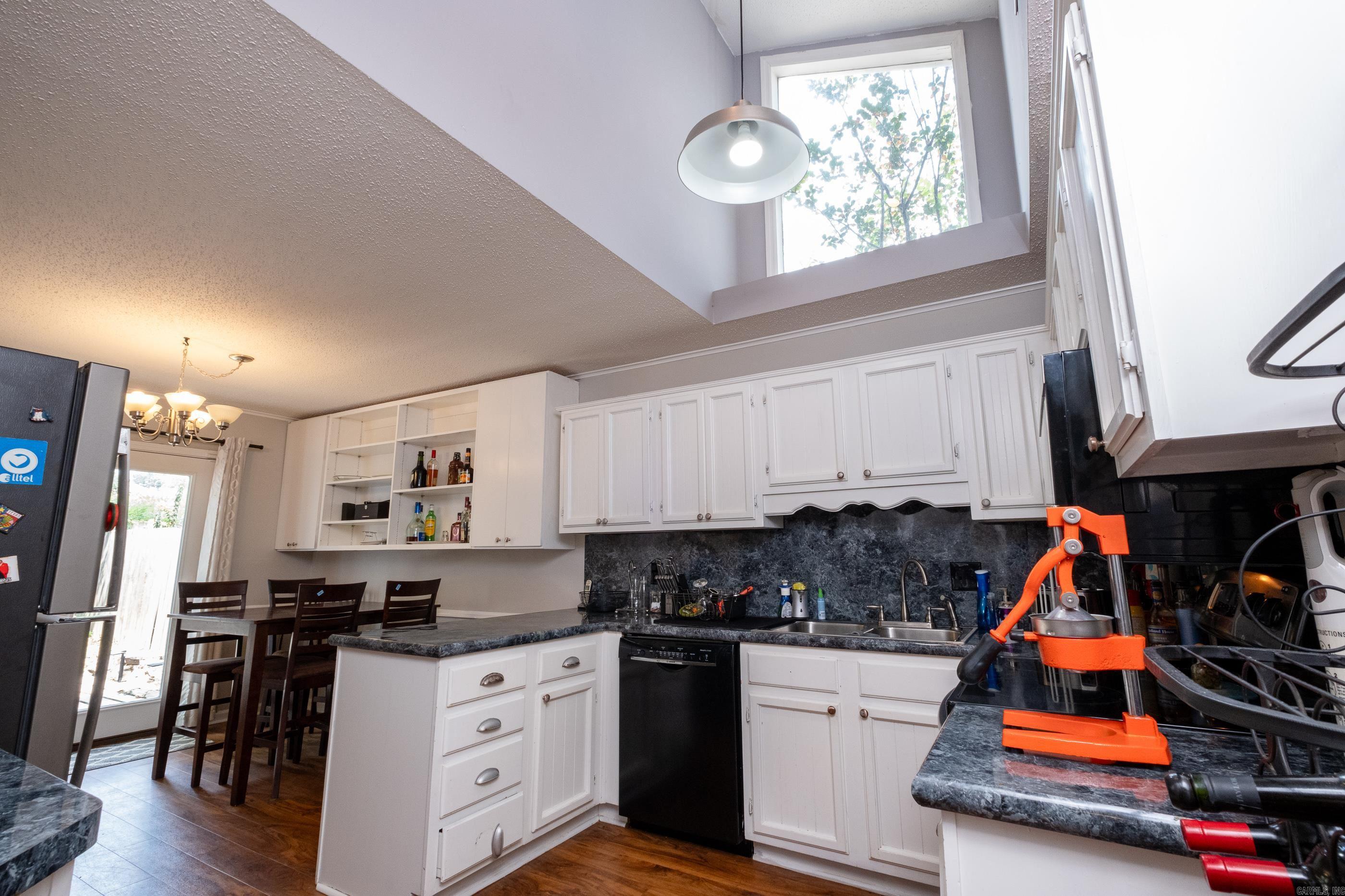 PLEASANT TREE - Residential