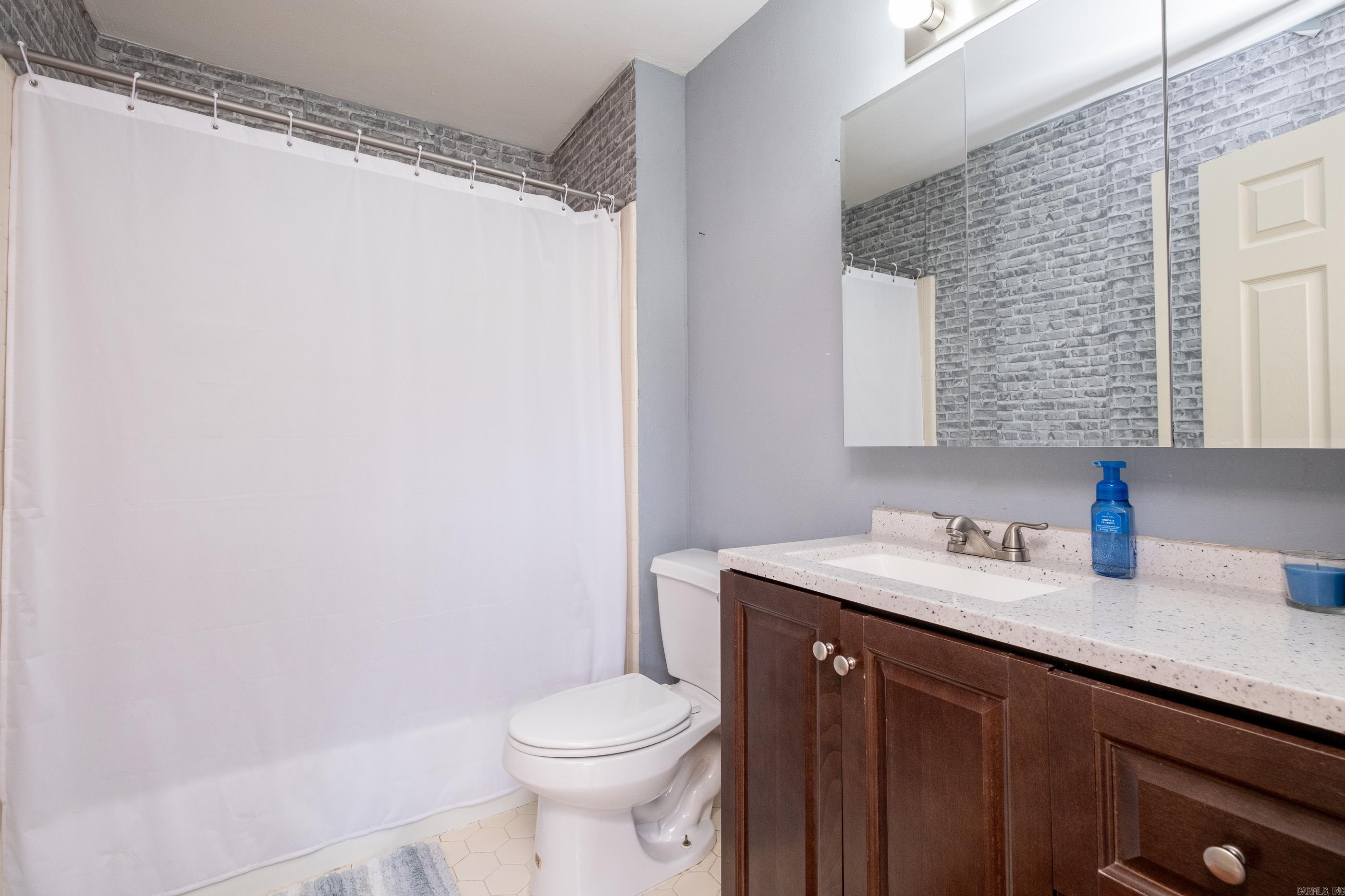 PLEASANT TREE - Residential