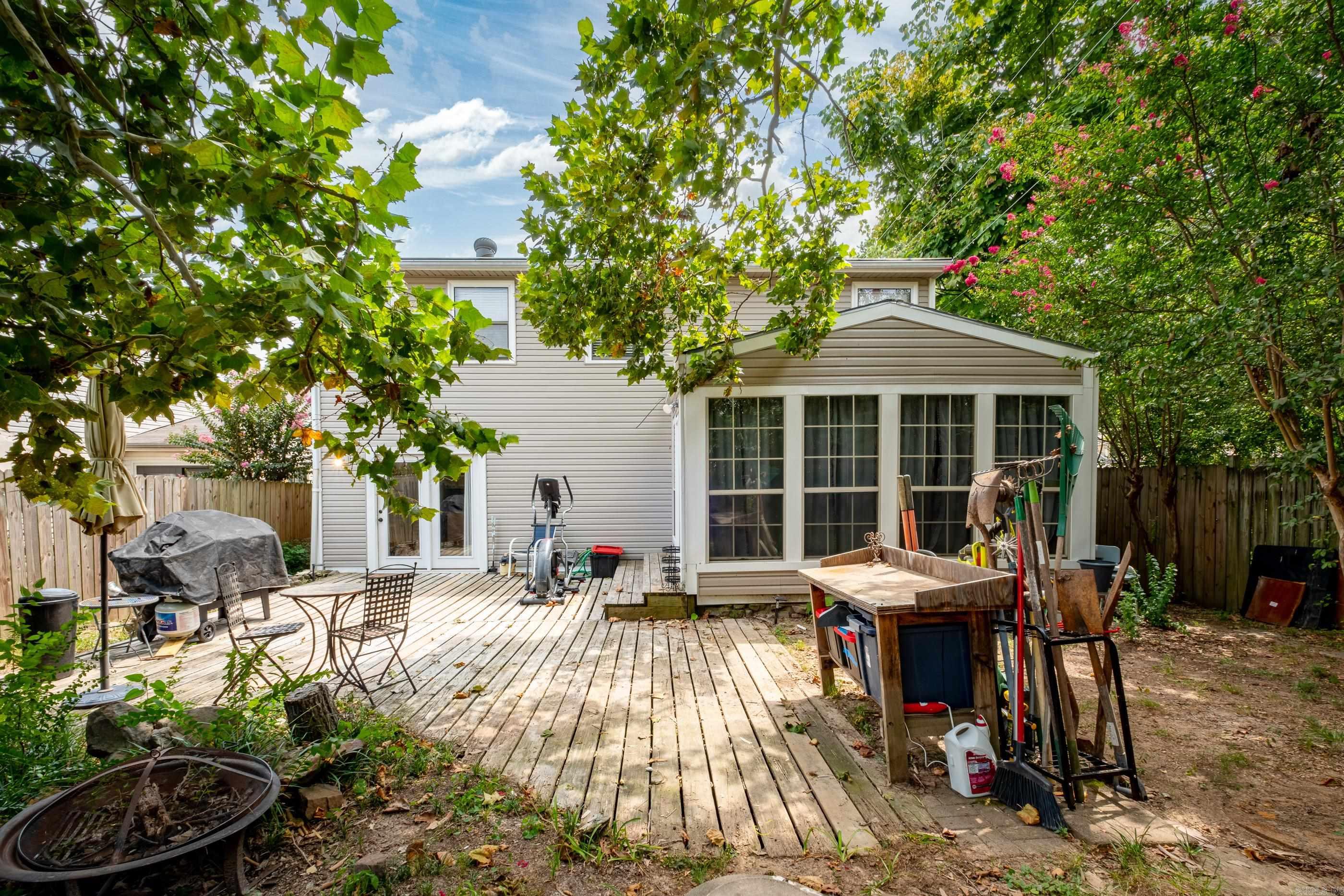 PLEASANT TREE - Residential