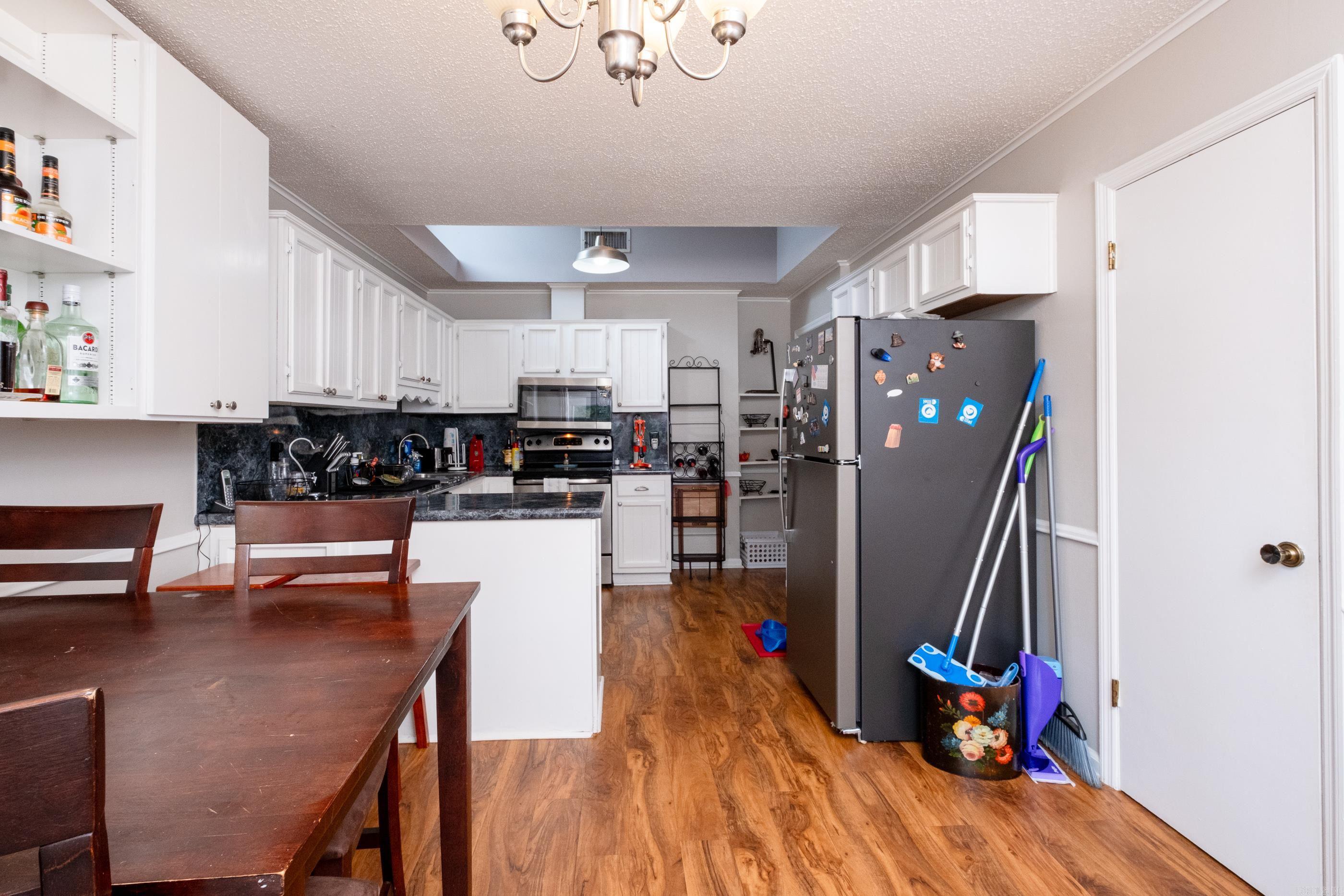 PLEASANT TREE - Residential