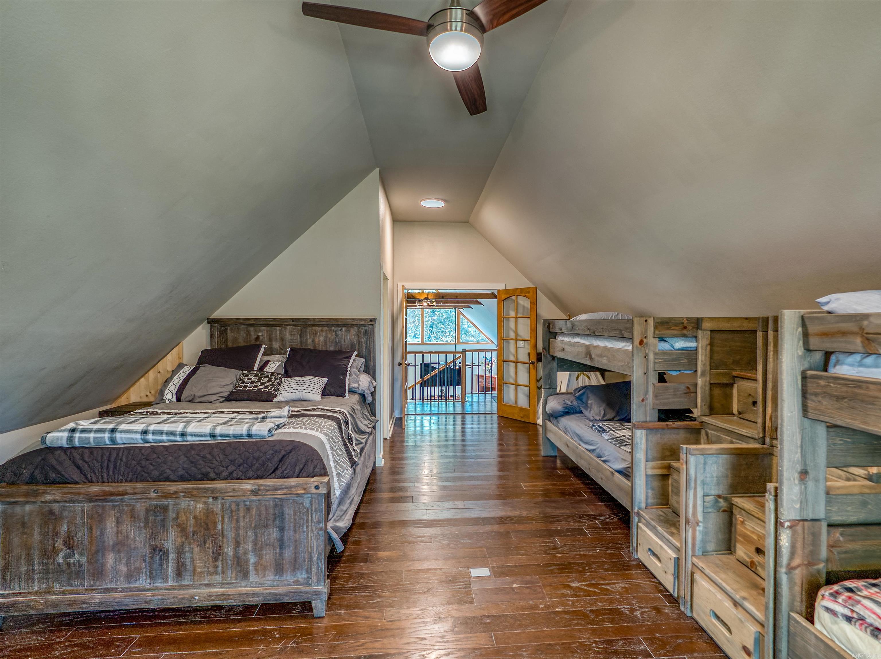 SILLS PENINSULA - Residential