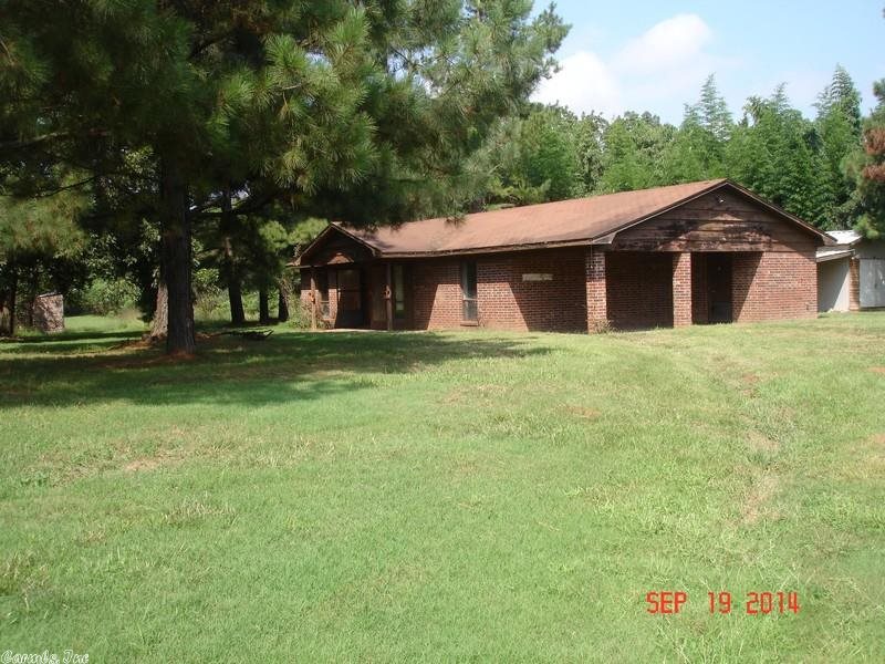Repair and reap the benefits of this home on 4.86 acres. Property sold AS-IS. NOTE: Employees and family members residing with employees of JP Morgan Chase Bank, N.A, its affiliates or subsidiaries are strictly prohibited from directly or indirectly purchasing any property owned by JP Morgan Chase Bank, N.A.