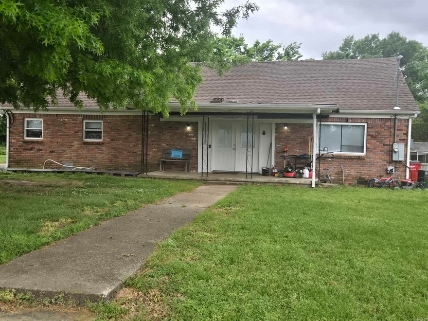 This 3-bedroom, 1-bath home offers approximately 1,300 square feet of living space in a convenient in-town location. This all electric home sits on a large lot providing plenty of space to spread out and enjoy the outdoors. Located in an established area with easy access to schools, shopping, and local amenities. Schedule your showing today.