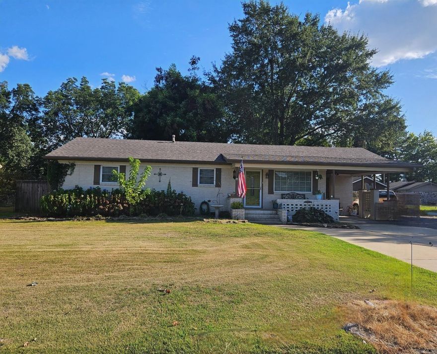 New to the market is 2600 Hollywood in Jackson County. This 3 bedroom 3 bathroom home has everything in a home that you are looking for at a price point that will not break the bank.   From the moment you step inside, you’ll feel right at home. Immaculately clean, cozy, and modern, it exudes character and charm. The open living room flows into the kitchen and dining area, offering a great space for relaxing and entertaining. Beautiful hardwood floors, tray ceilings, and shiplap accent walls add to the appeal.   The kitchen boasts solid maple cabinets, ample storage, and a large island perfect for dining or prep. A built-in desk and cabinetry line the kitchen wall, offering a perfect space for office work. The primary is spacious and includes a luxurious en suite with double sinks, a walk-in shower, and a walk-in closet. The laundry room is large, with built-in storage throughout. Two more  LARGE bedrooms and bathrooms are located down the hall, with one offering an en suite.   The expansive backyard is an entertainer’s dream with a covered patio, fire pit, two workshops with HVAC, a tree house, and a garden. The shops are ideal for a man cave or workspace.  Truely PRISTINE home.