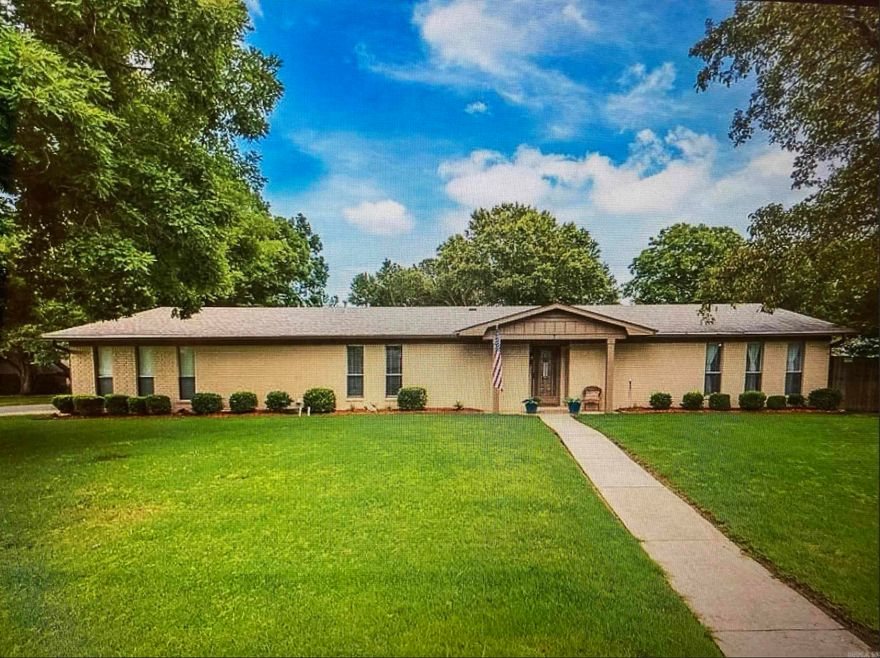 Amazing pool! Remodeled kitchen! Huge primary closet and large primary bedroom with French Doors opening up to pool area. This home has it all! 4 bedroom, 3 bath home is ready for her next owners.