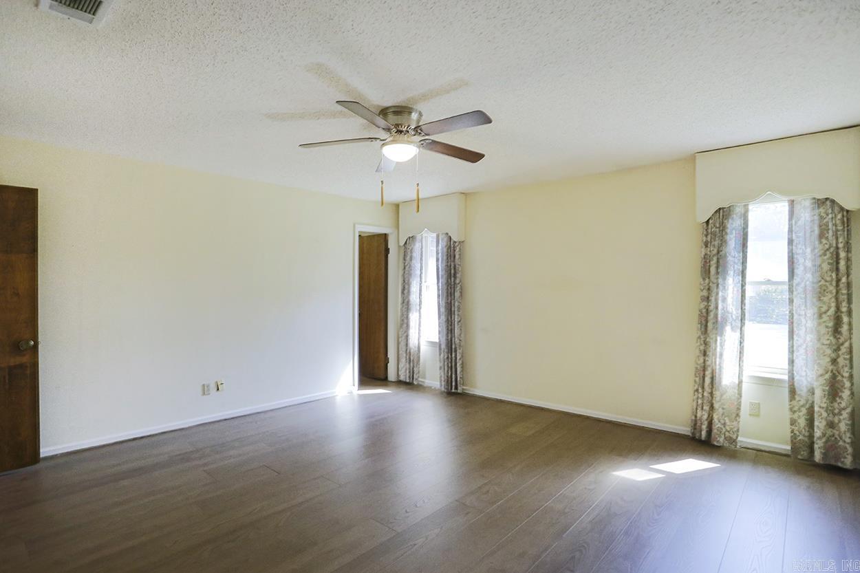 EAST MEADOW - Residential