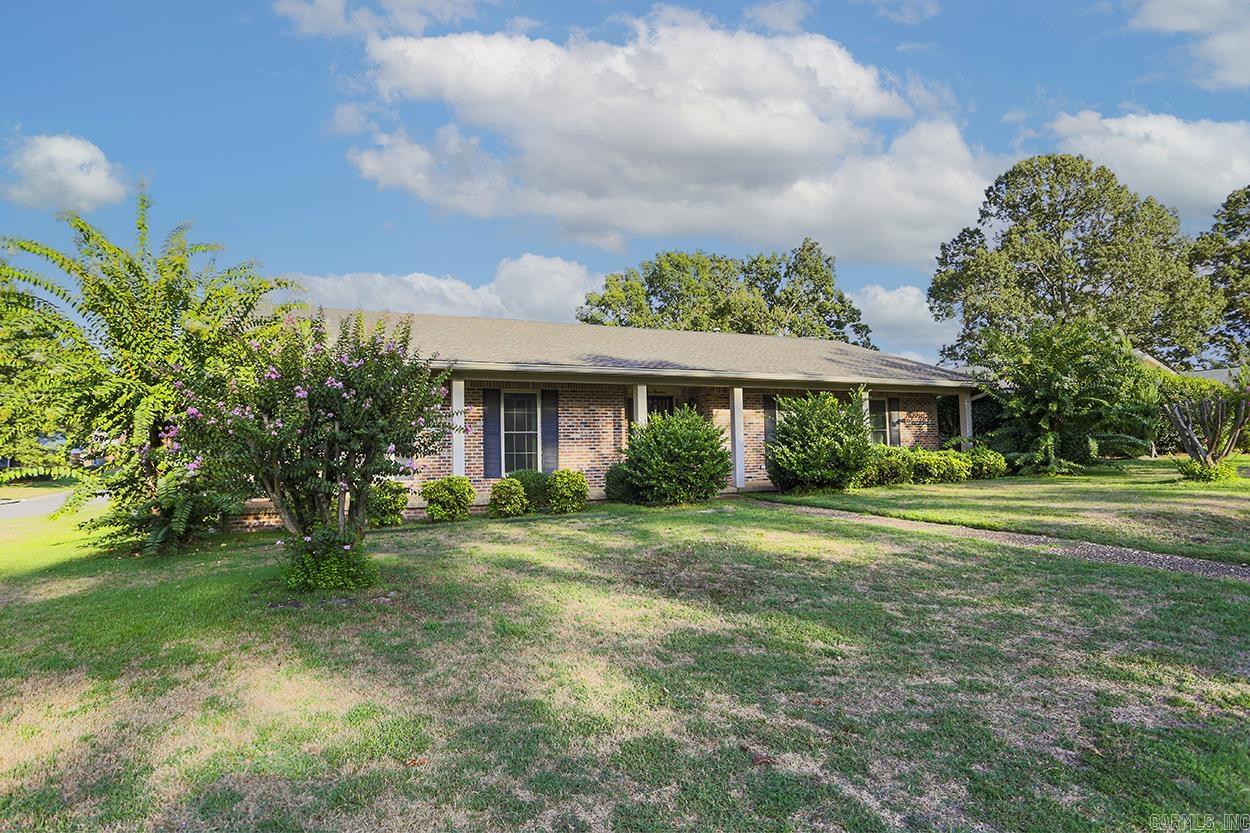 EAST MEADOW - Residential