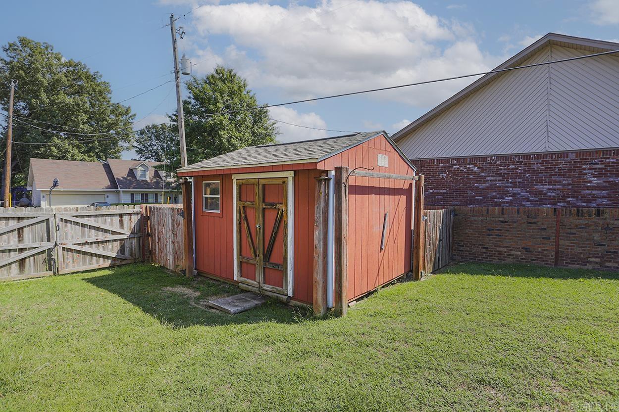 EAST MEADOW - Residential