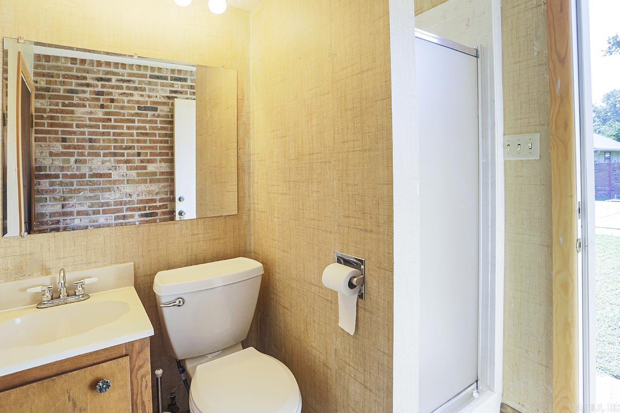 EAST MEADOW - Residential