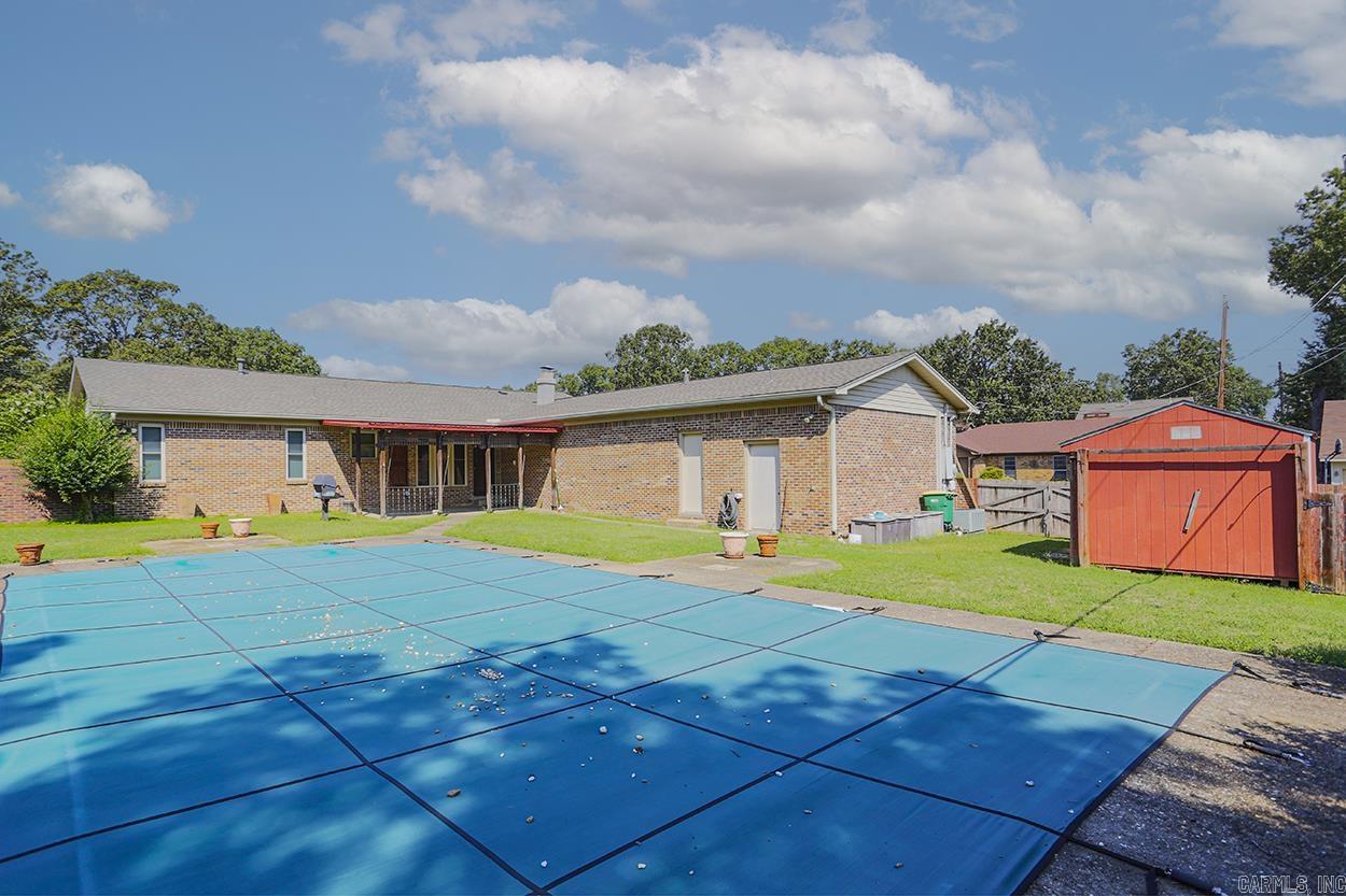 EAST MEADOW - Residential