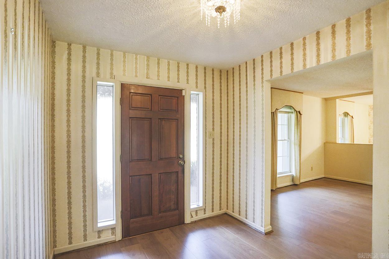 EAST MEADOW - Residential