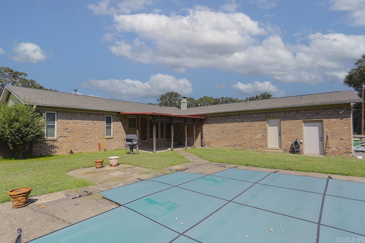 EAST MEADOW - Residential