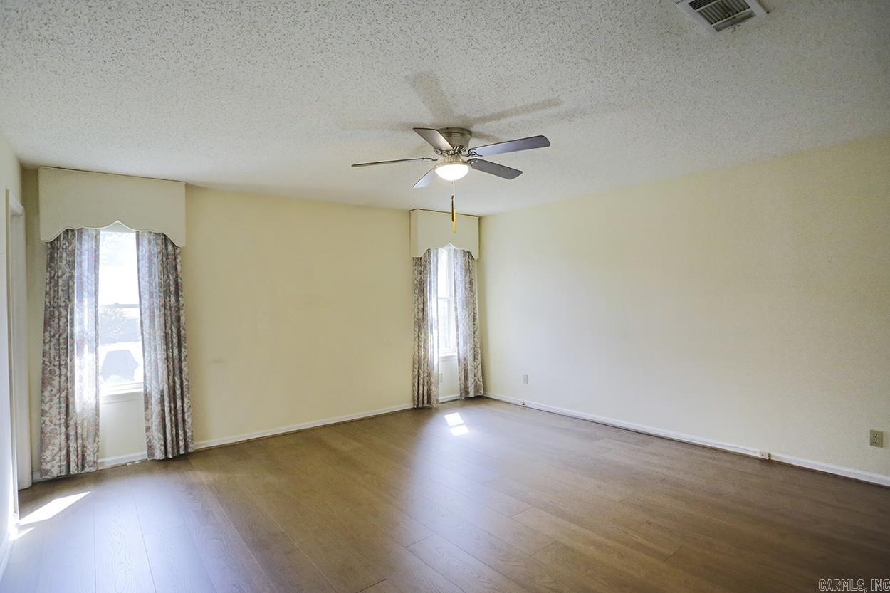 EAST MEADOW - Residential