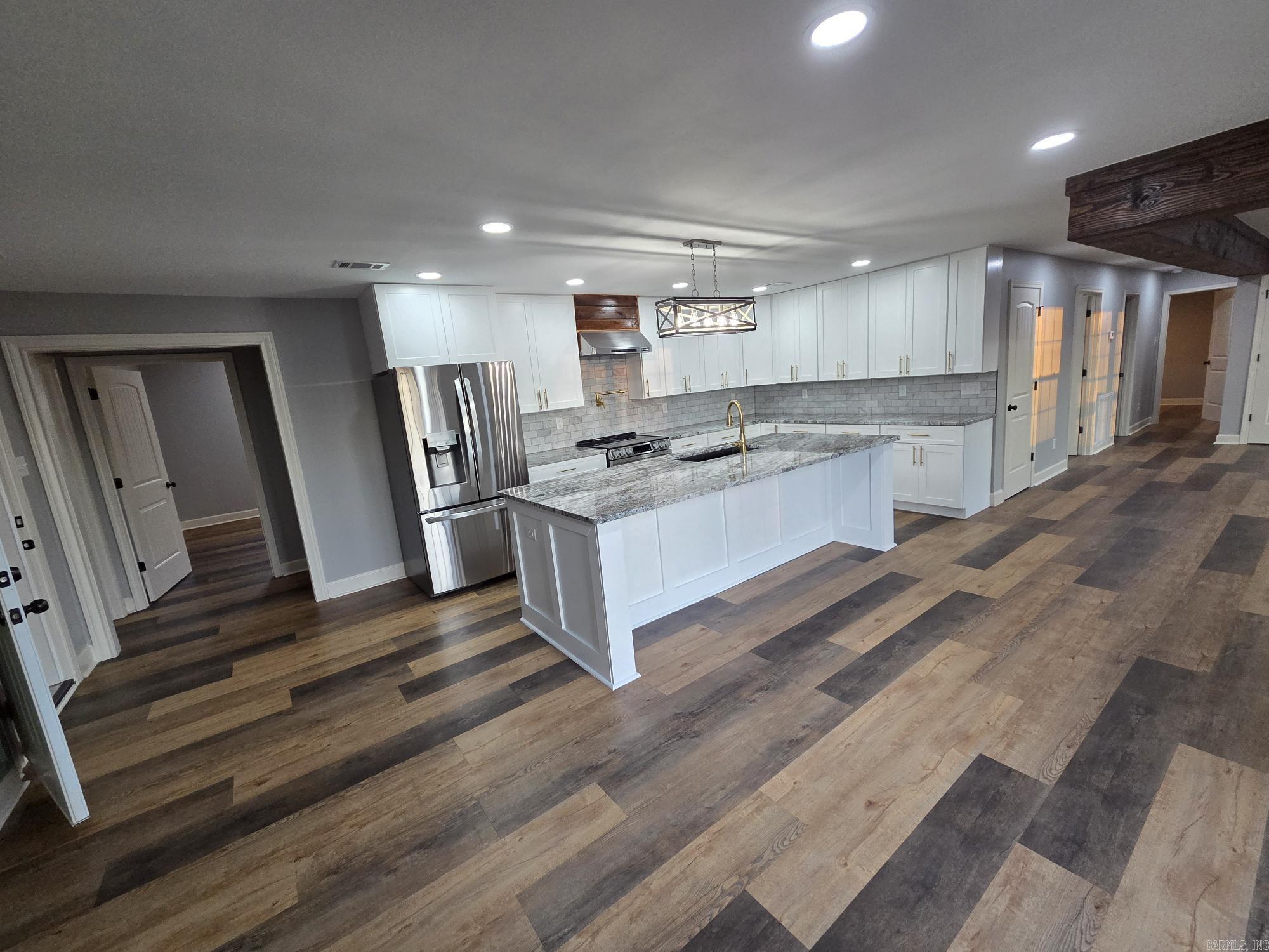 COUNTRY VALLEY ESTATES - Residential