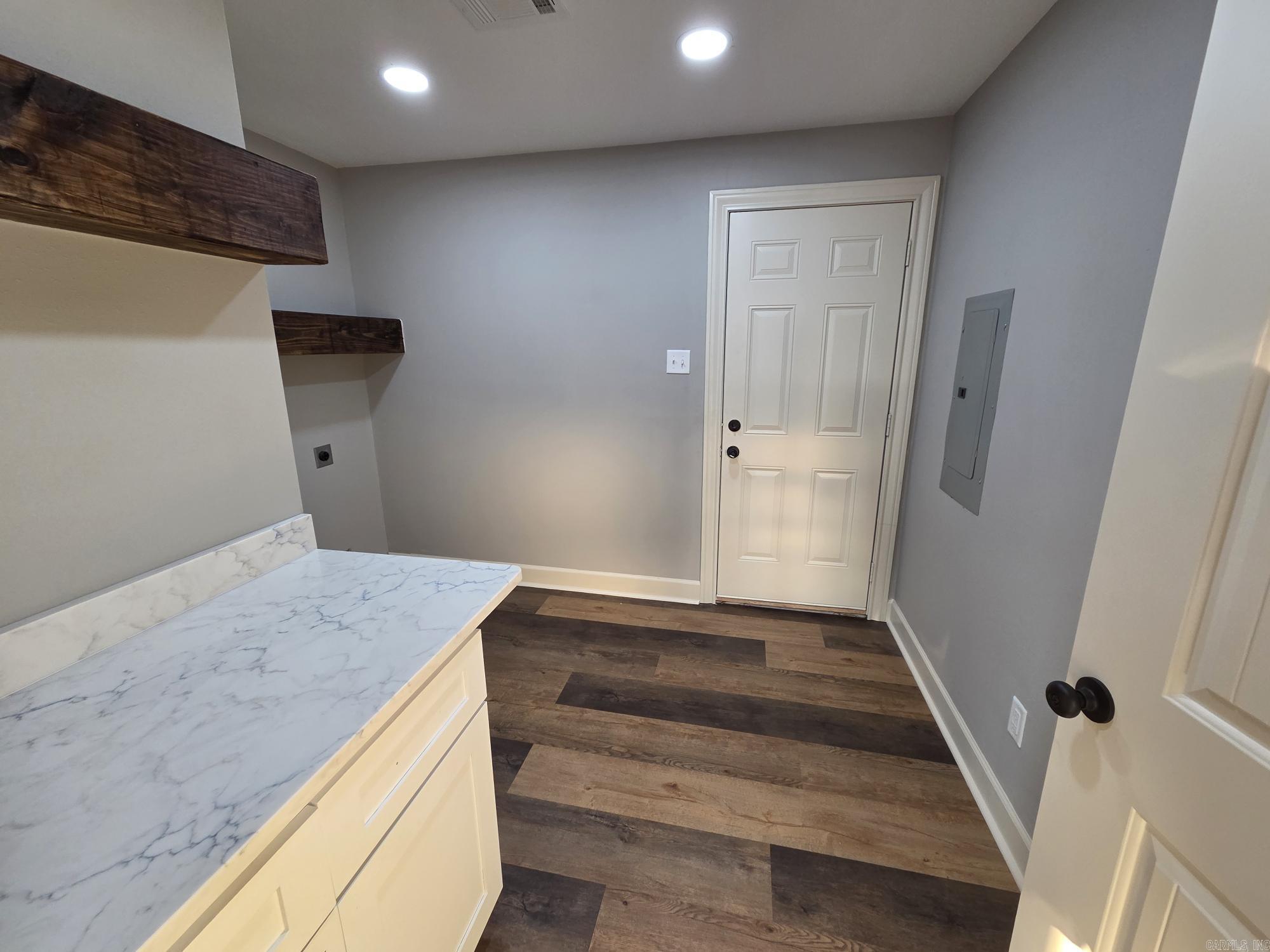 COUNTRY VALLEY ESTATES - Residential