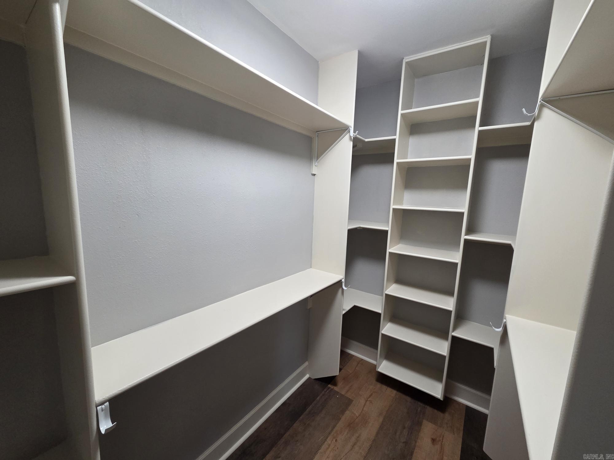 COUNTRY VALLEY ESTATES - Residential