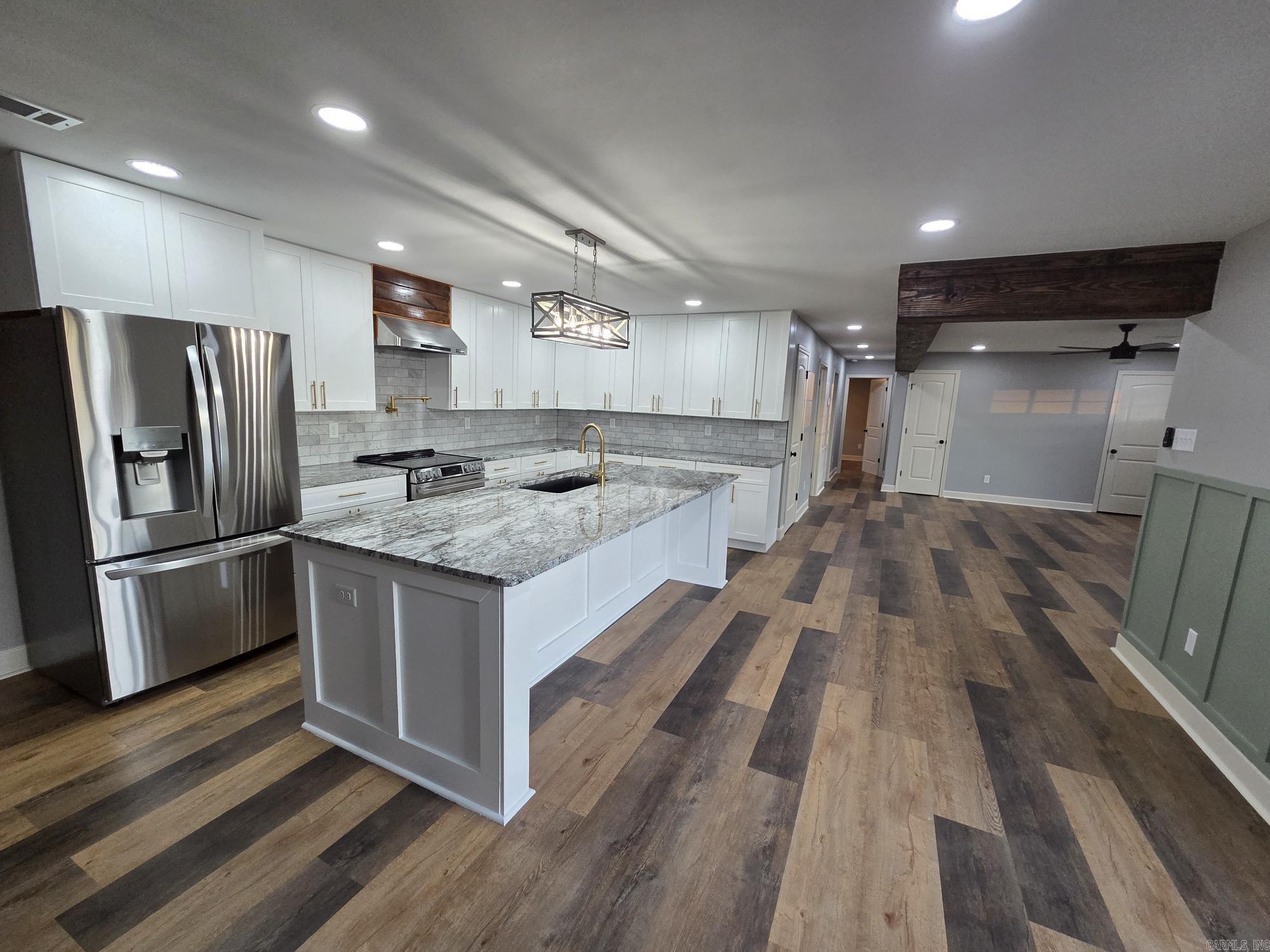 COUNTRY VALLEY ESTATES - Residential