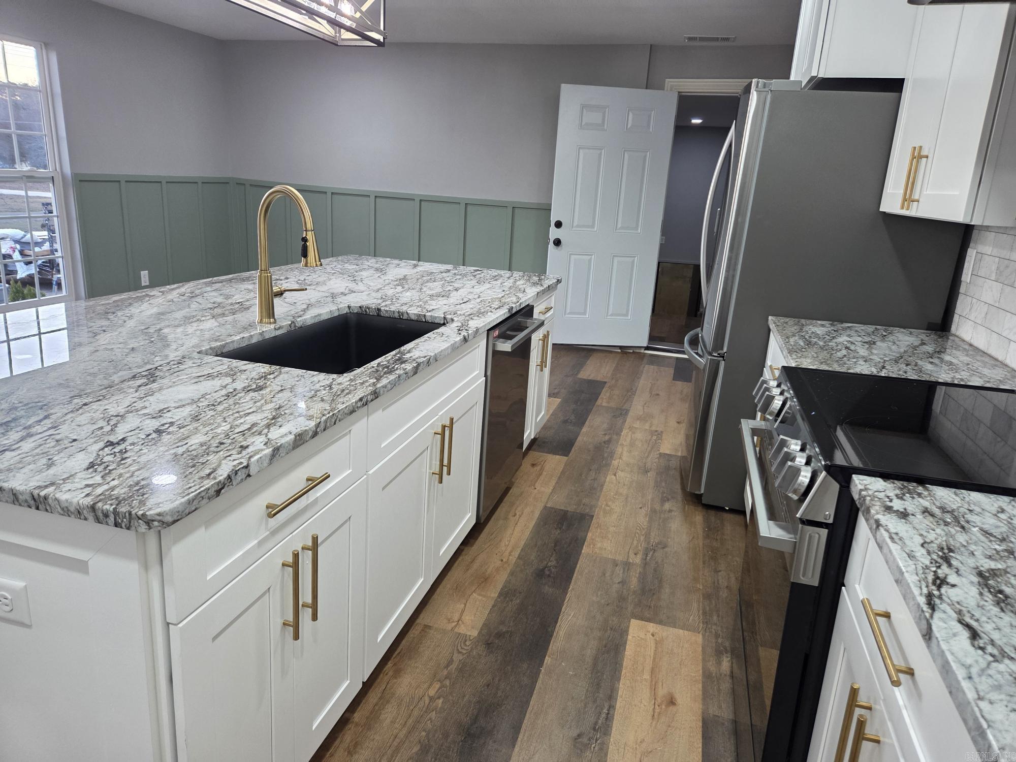 COUNTRY VALLEY ESTATES - Residential