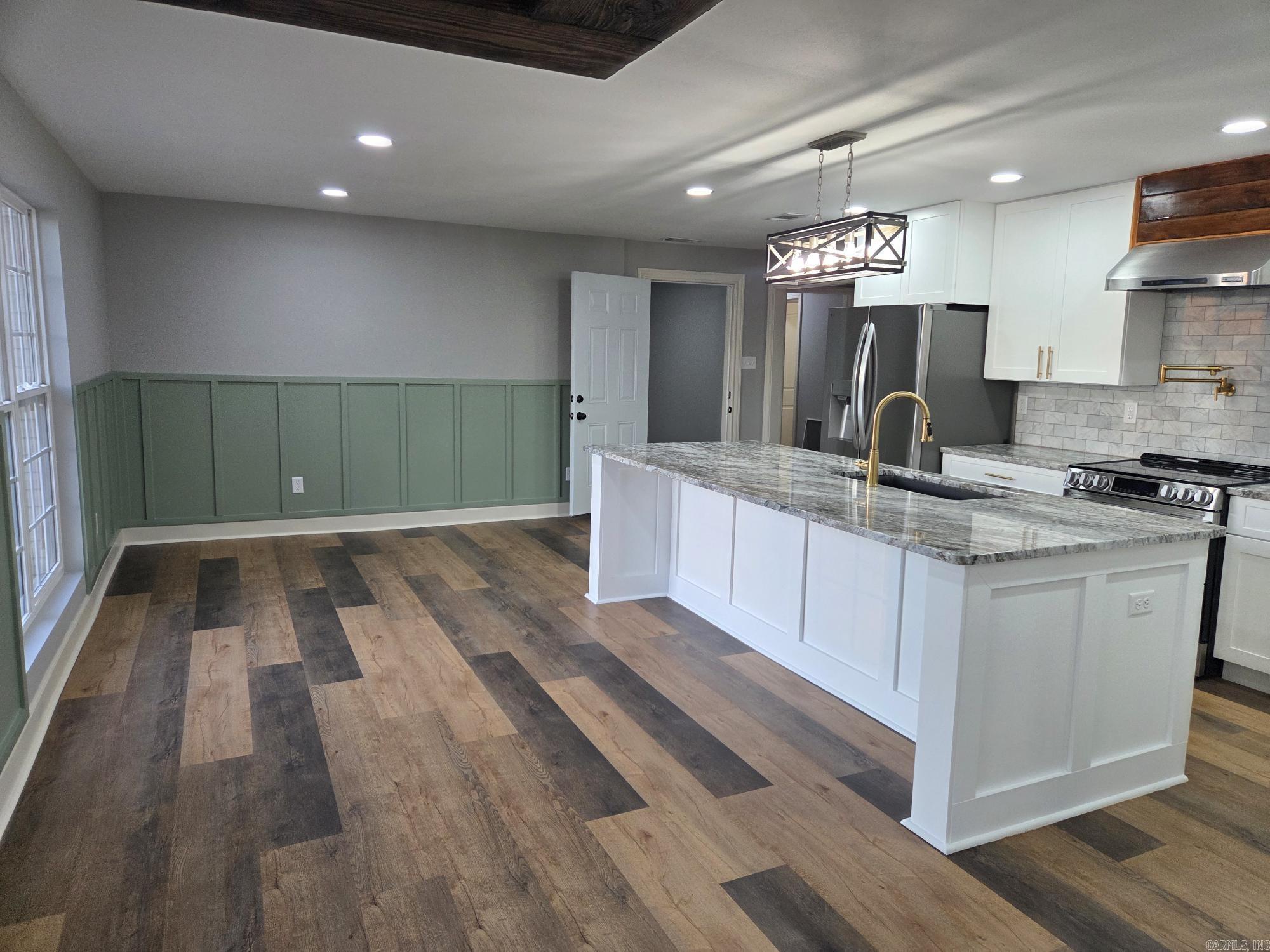 COUNTRY VALLEY ESTATES - Residential