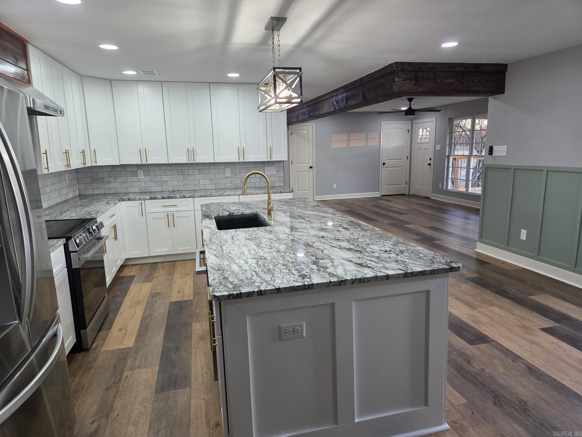 COUNTRY VALLEY ESTATES - Residential