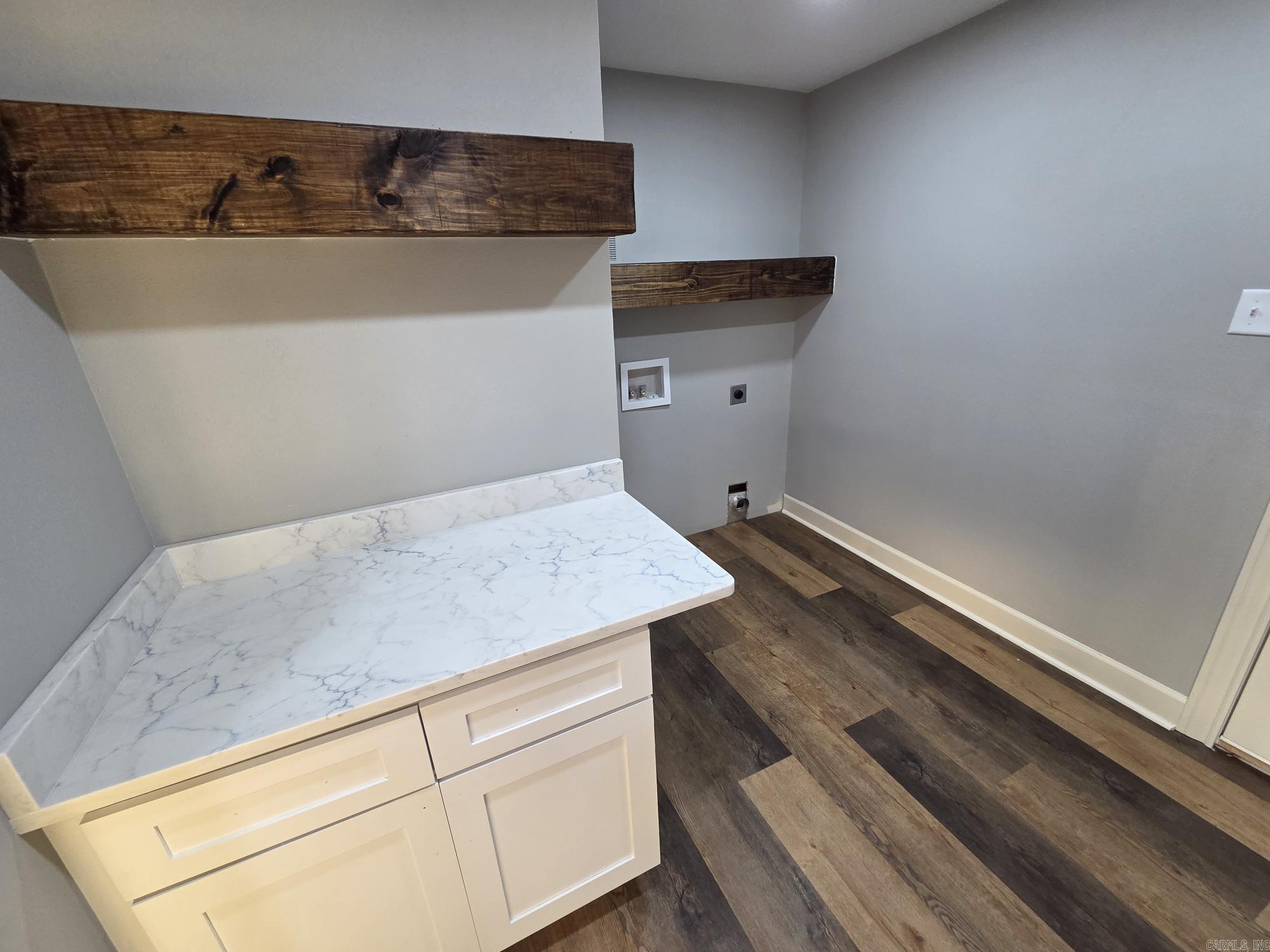 COUNTRY VALLEY ESTATES - Residential